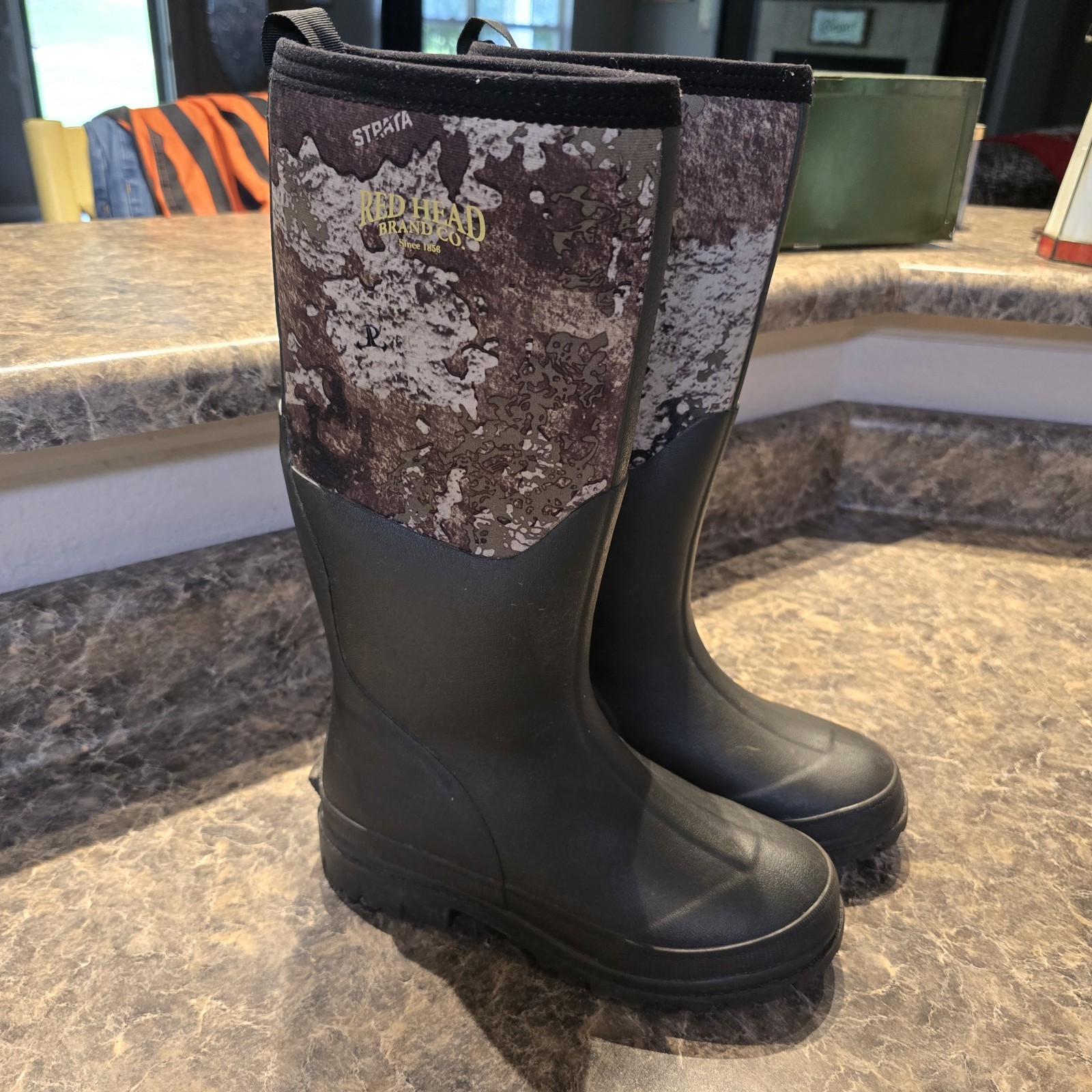 RedHead Camo Utility Waterproof Rubber Boots for Men Size 5 Strata