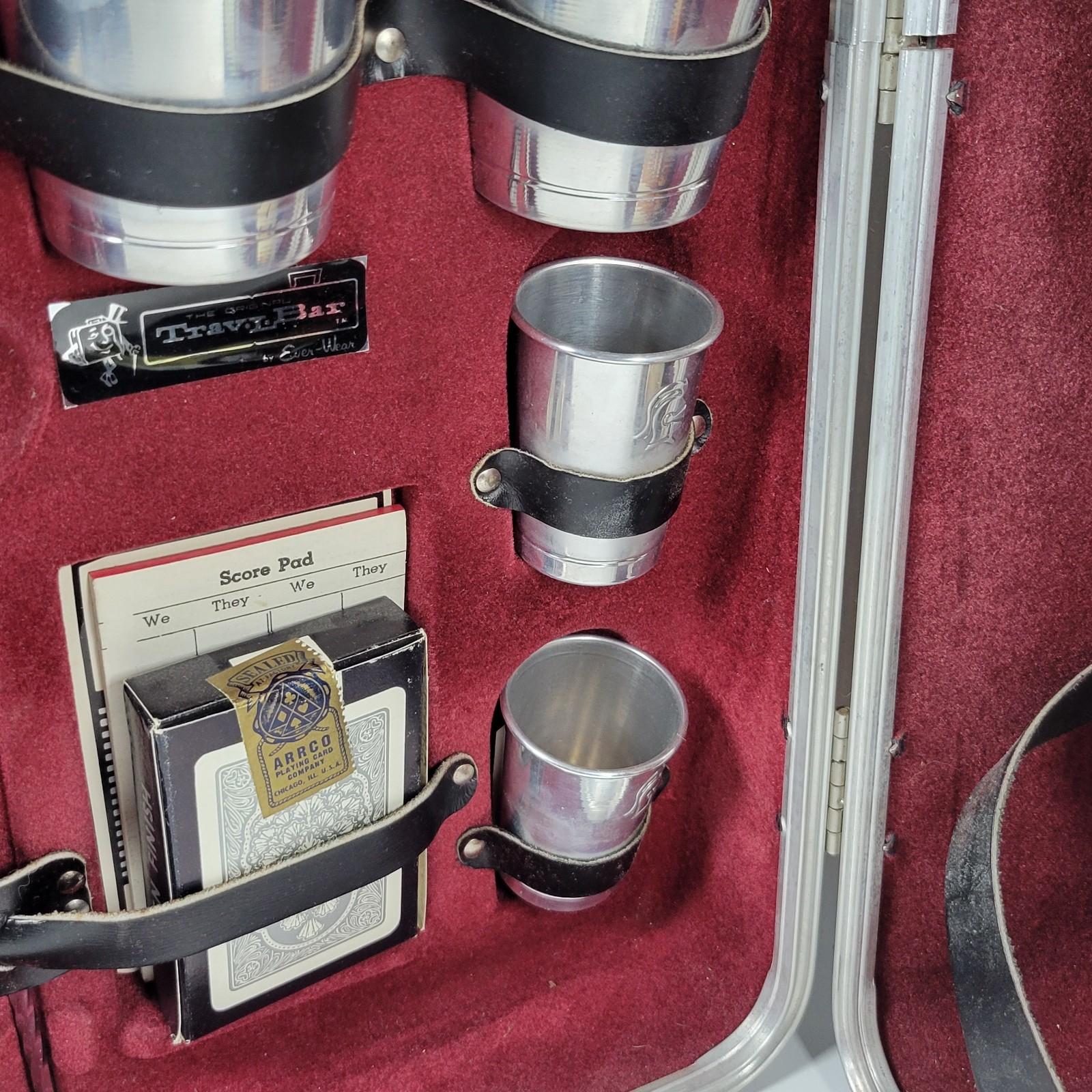 Vintage Portable Travel Bar Executair 737 Trav-L-Bar Case Key Uniroyal Royalite