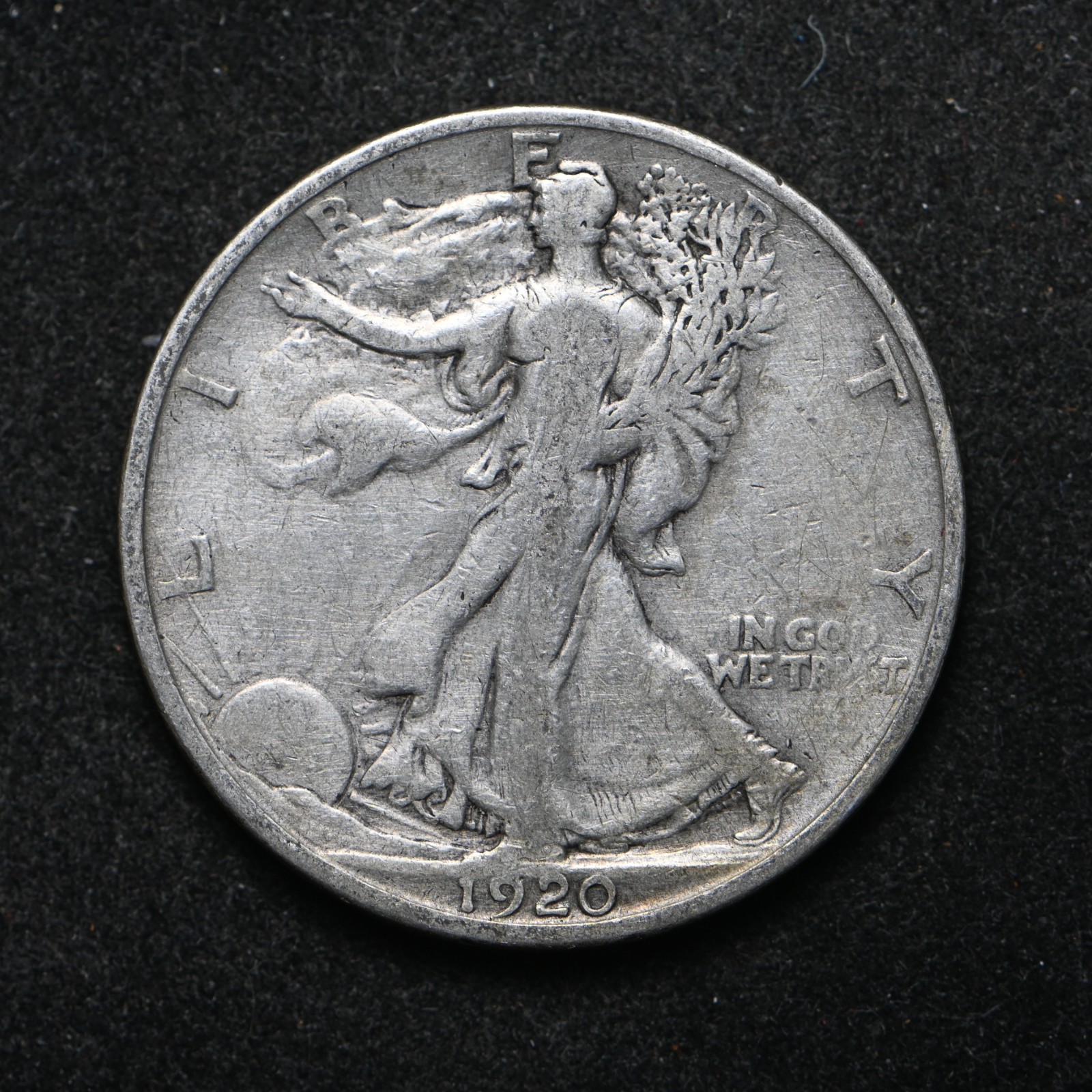 1920-S Walking Liberty Silver Half Dollar (cn16408)