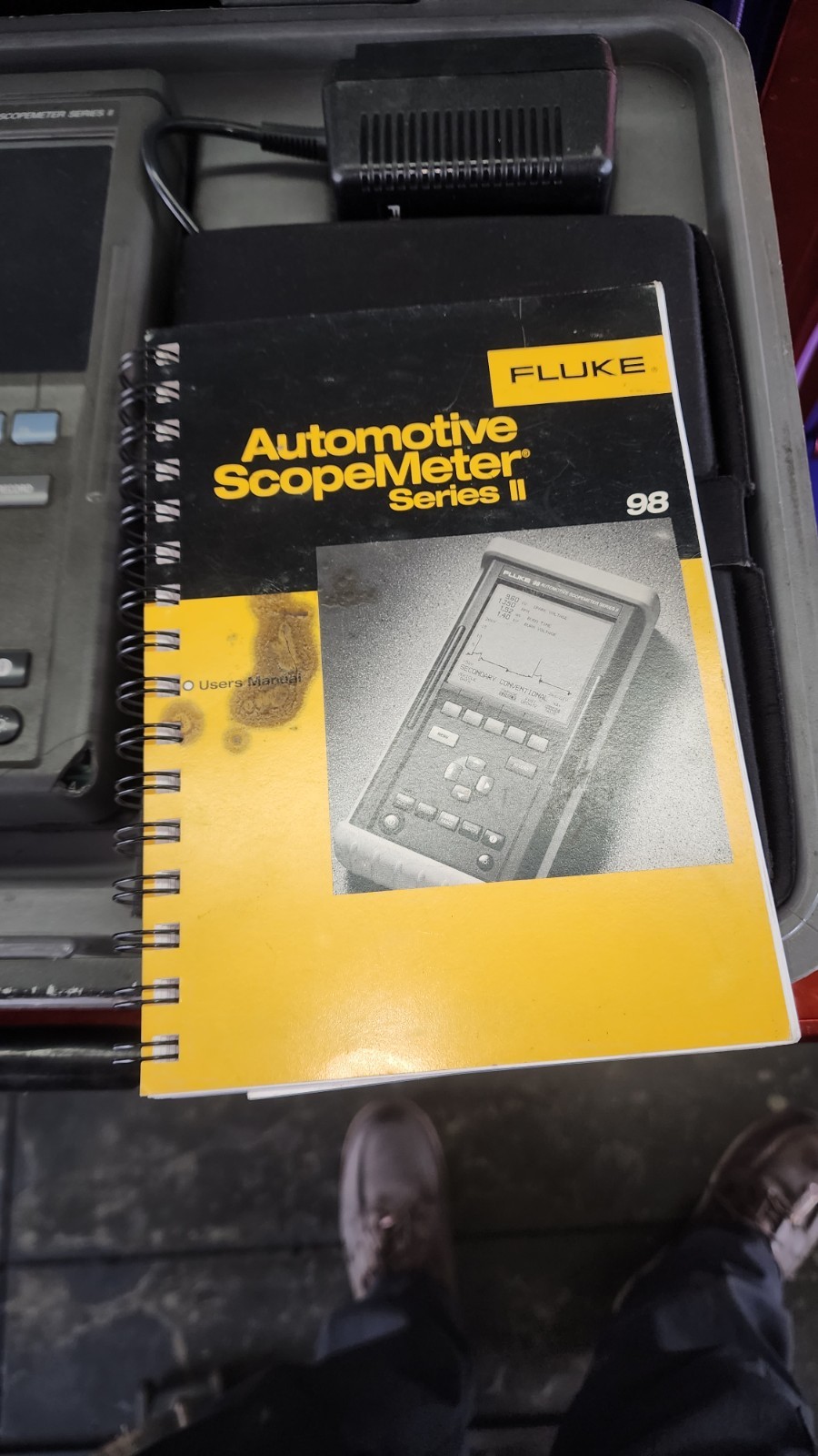 FLUKE 98 SCOPEMETER Series ii With Case and Cables Great Condition