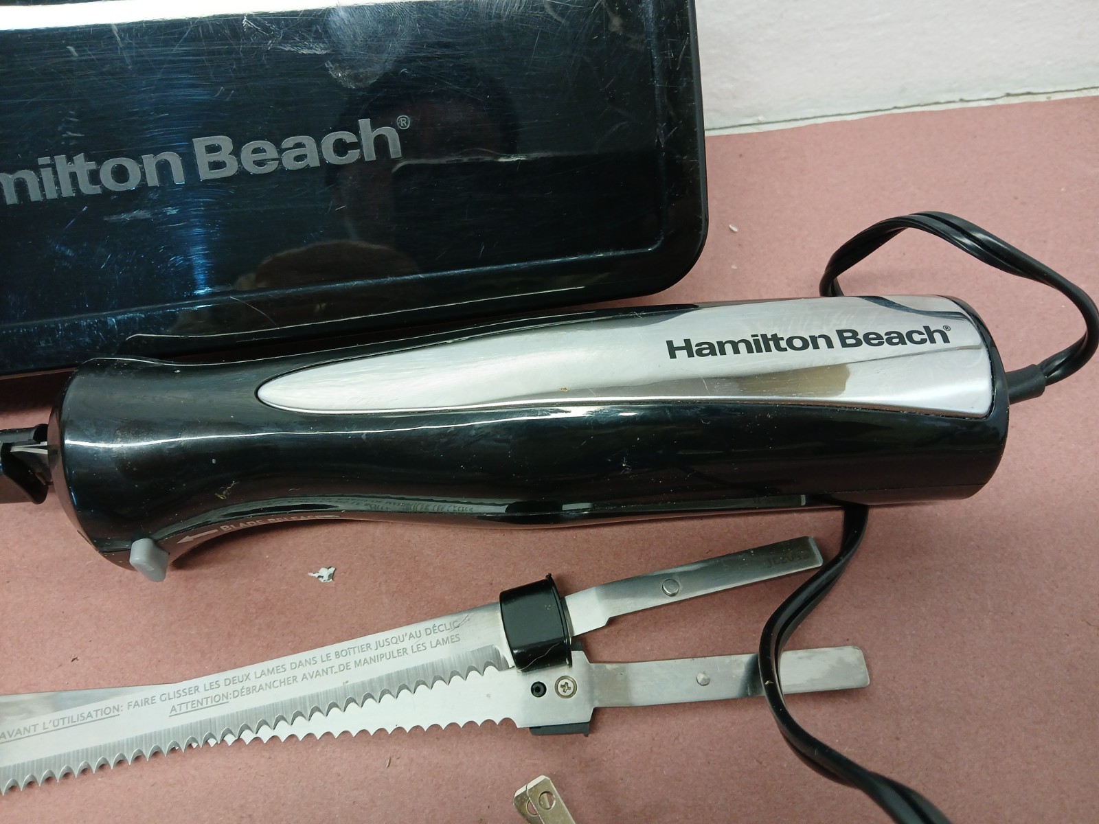 Electric Knife Hamilton Beach Model 74275 w/ Blades Storage Case