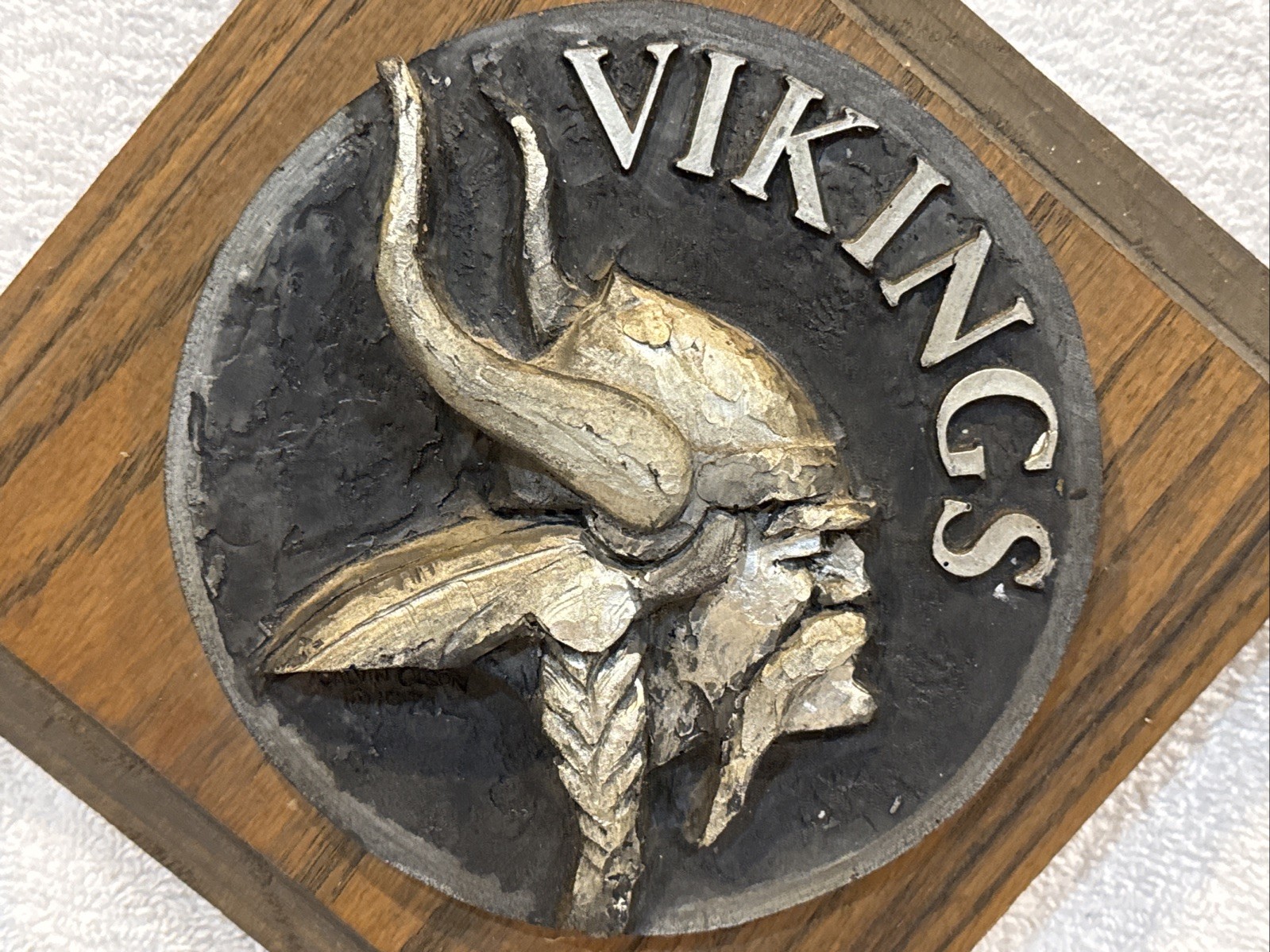 RARE 1960's Minnesota Vikings Norse Logo Wood Plaque, BEAUTIFUL, COOL-LOOK!!