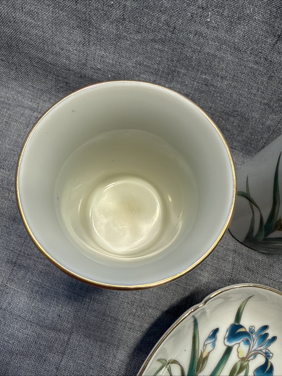 Shibata Porcelain Set Blue Iris Cup Toothbrush Soap Pump Dish EUC