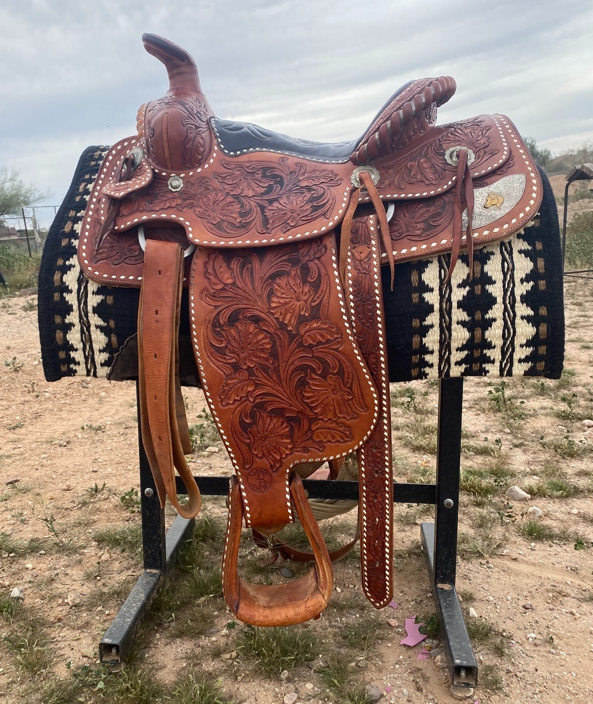 Old School Buck Stitched western saddle - Maker E Bacon Globe, AZ - TOP Quality!