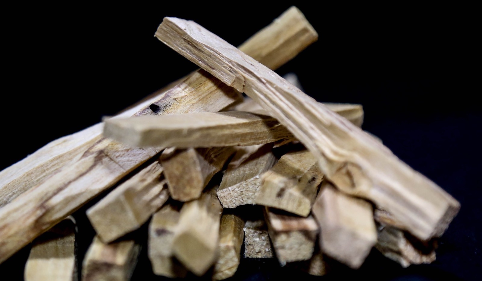 Palo Santo 1 LB Bag (75 STICKS APPROX - 4+inches long)