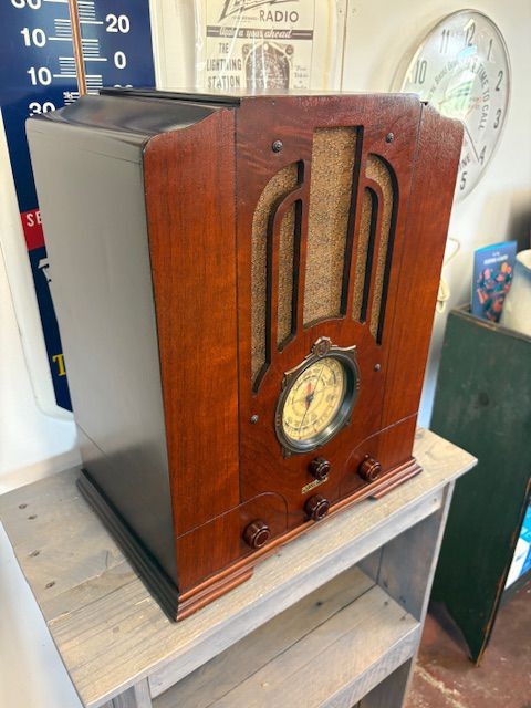 Kadette 53 Tombstone Radio