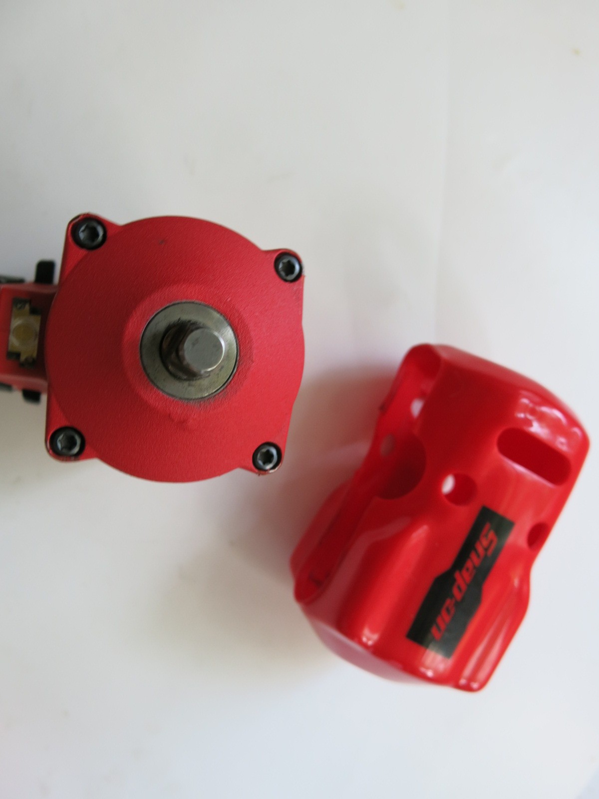 Snap On CT9038 Red 3/8” 18v Lithium Brushless Stubby Cordless Impact Wrench Nice