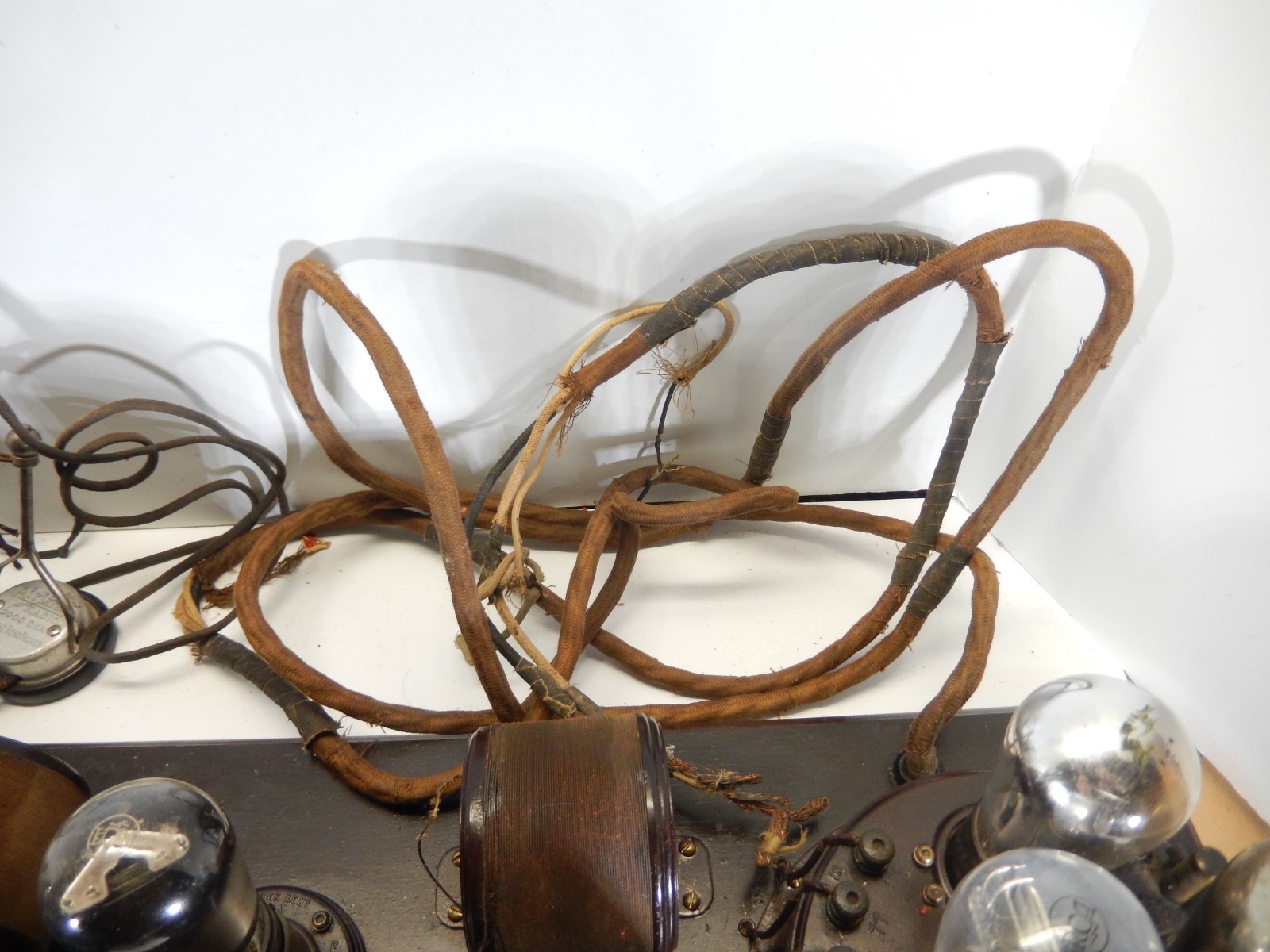 ATWATER KENT MODEL 10C BREADBOARD RECEIVING RADIO & AIRLINE HEADPHONES UNTESTED