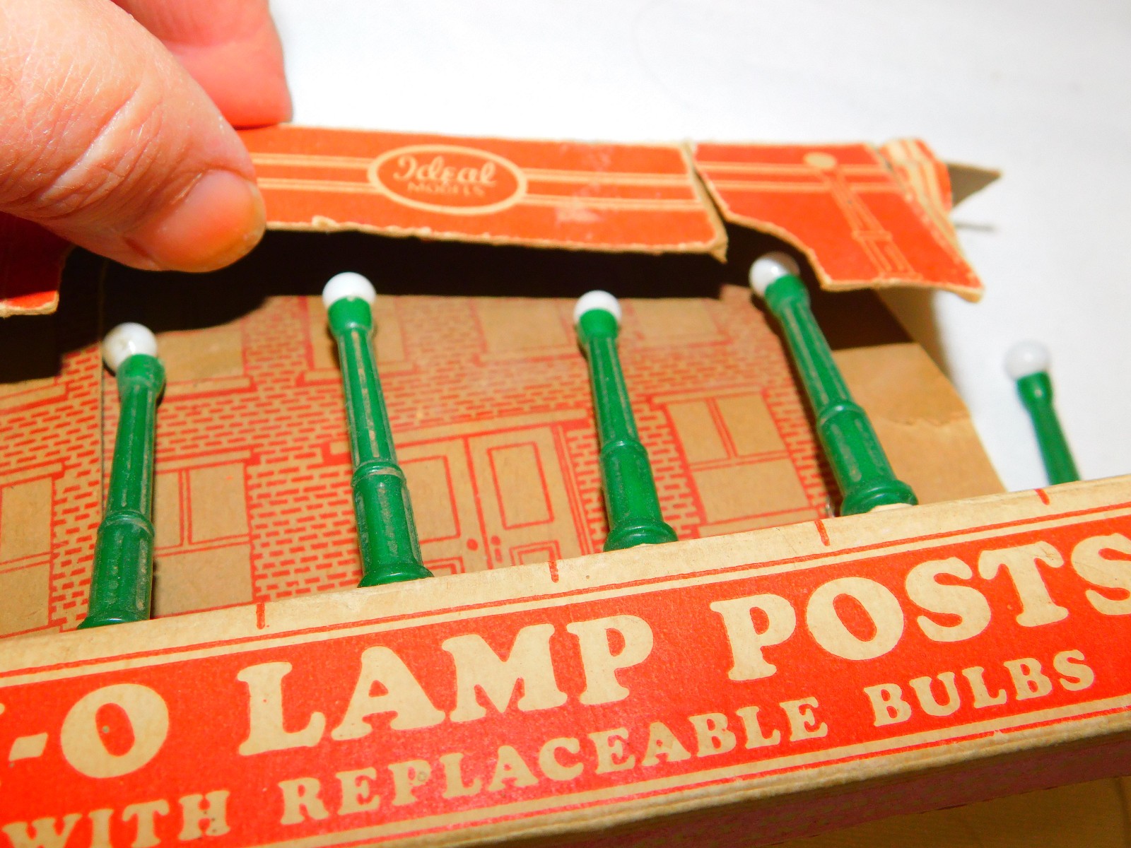 NOS 5 Vintage IDEAL Models H-O LAMP POSTS in Original Box No. B101