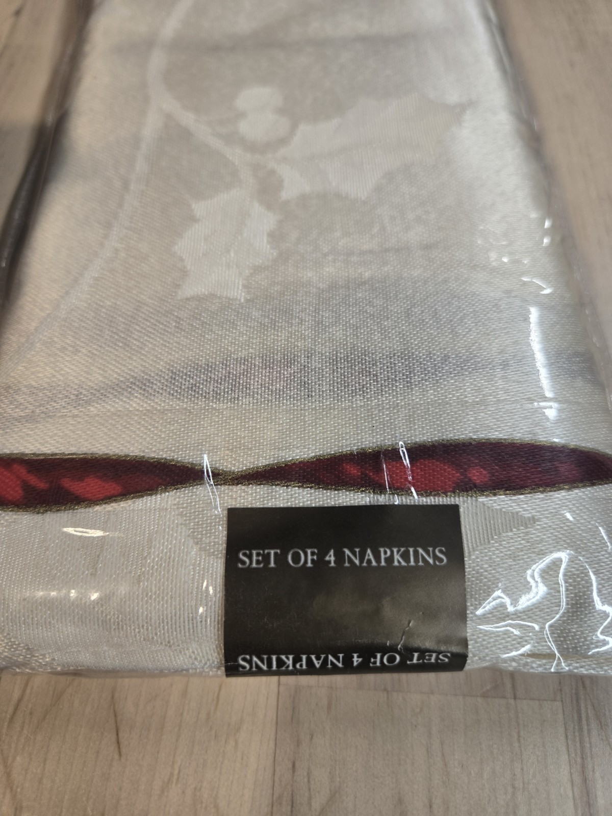 Christmas Laurel Napkins Berries Red Green Ivory Holiday Bed Bath Beyond Sealed