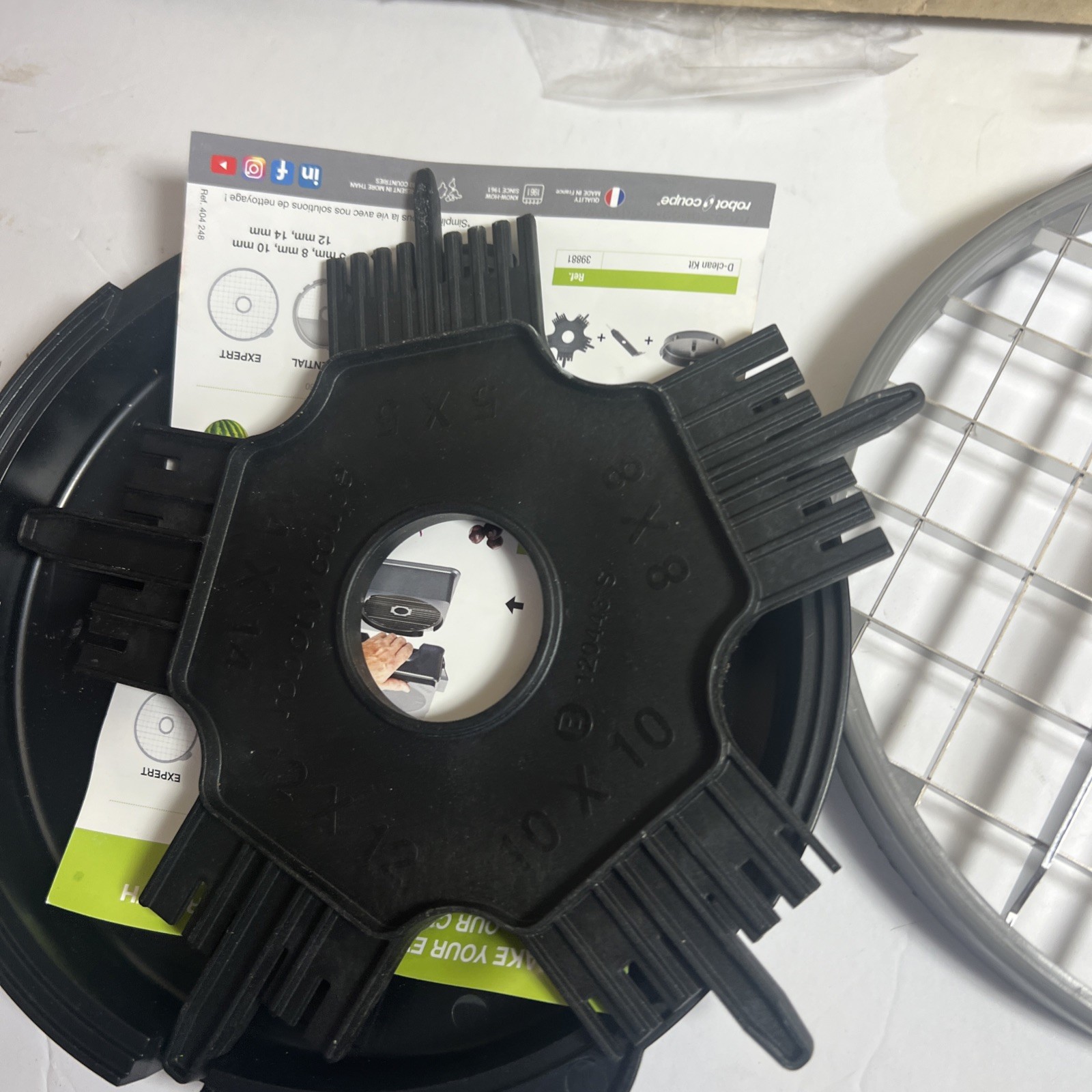 Robot Coupe CL 52 E Series E Continuous Feed Vegetable / Food Processor W/ Discs