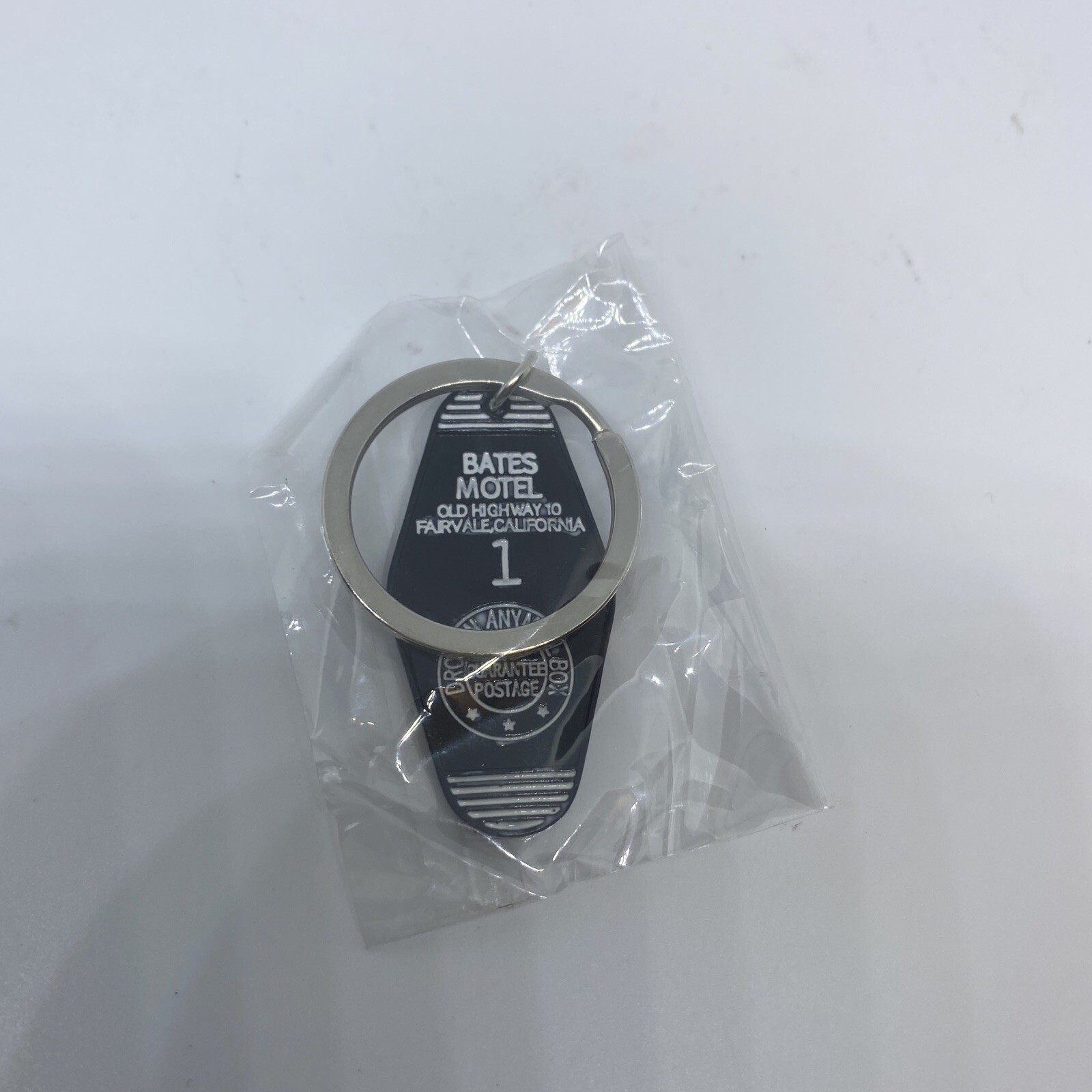 Black Psycho Bates Motel Room Horror Movie Film Keychain NEW Key Key Tag 1.75”