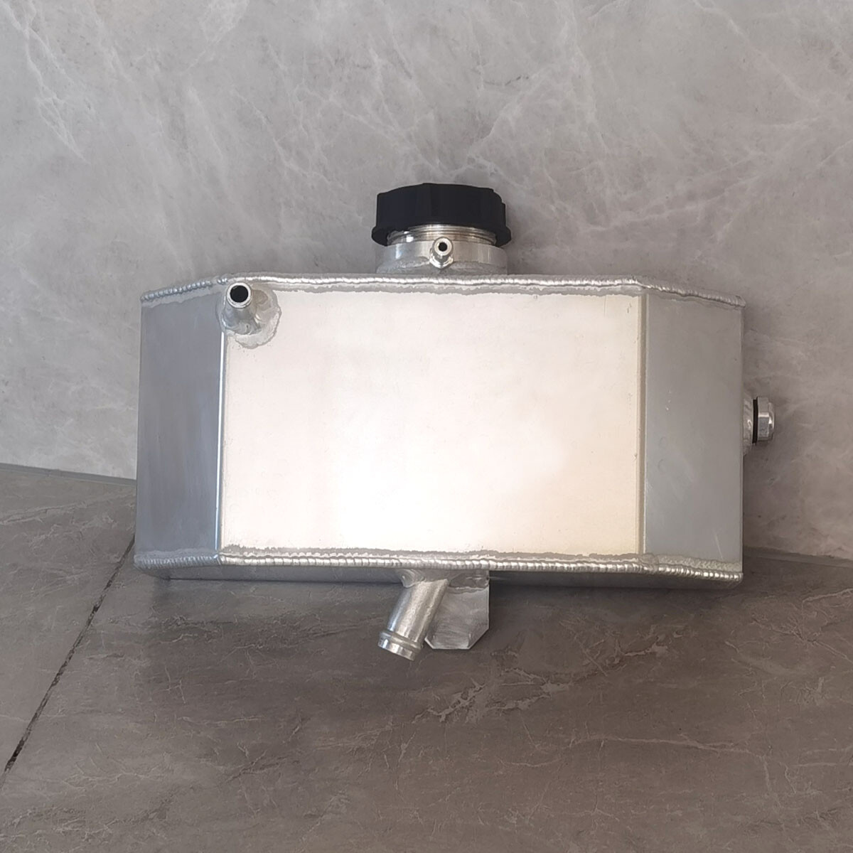 Radiator Coolant Overflow Expansion Tank For Ford Mustang 2015 - 2023 Reservoir