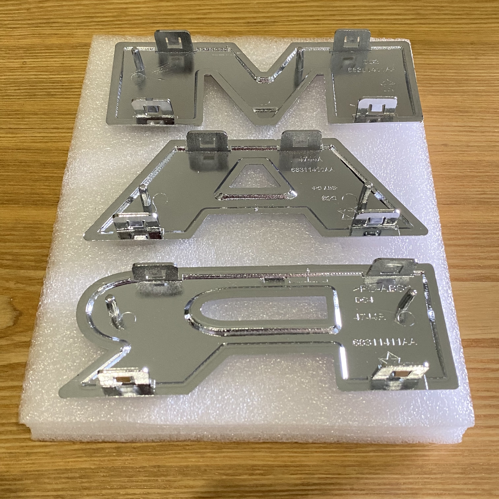 Front Grilles Emblem Letter For 2019-2023 RAM 1500 Grill Badge Chrome 68311411AA