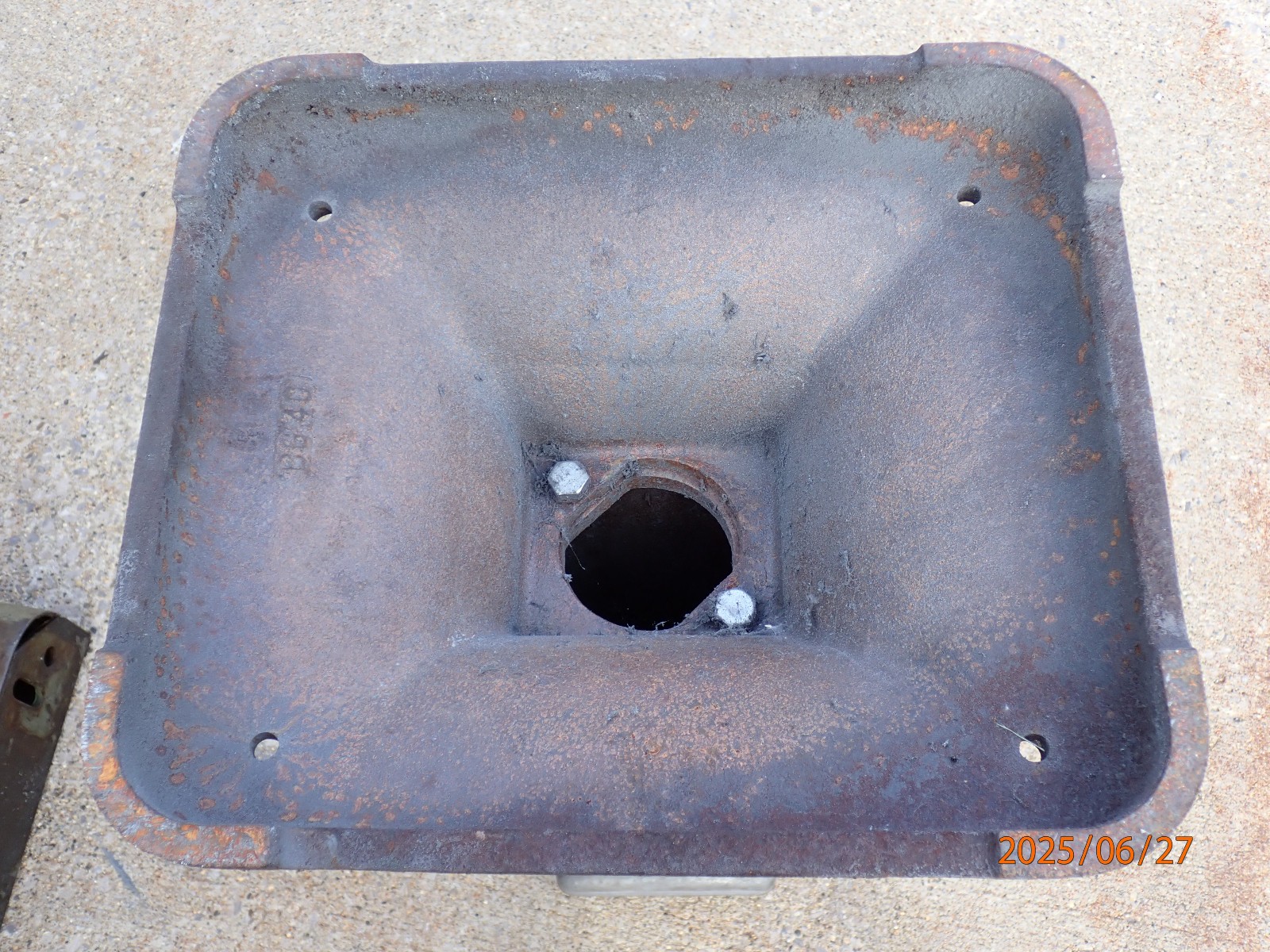 VINTAGE DELTA ROCKWELL GRINDER CAST IRON PEDESTAL STAND BASE