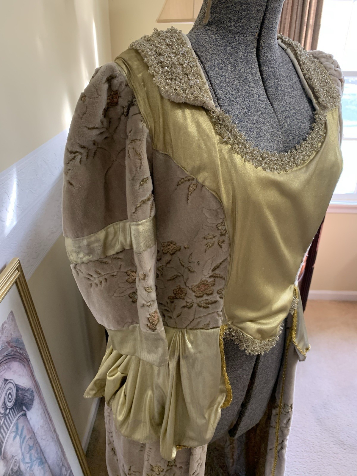 Victorian Medieval Renaissance Theater Costume Bustle Gown Size 12 (Heavy/READ)