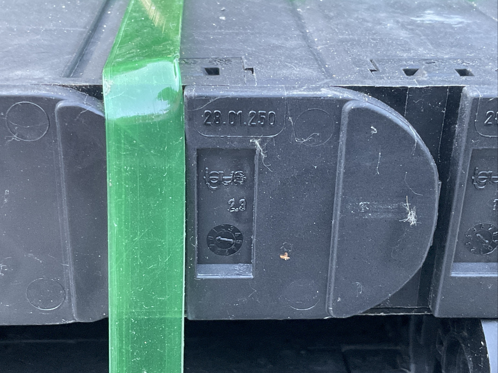 NEW IGUS R58 Series E-Chain Cable Carrier; 58-200-250-0, 200mm x 35mm