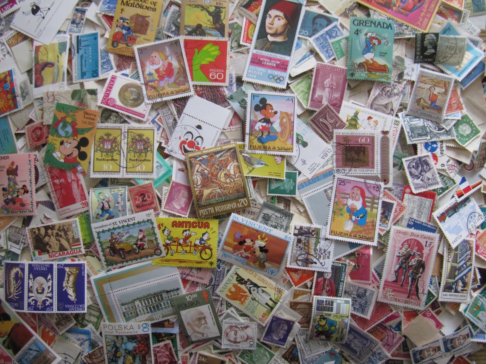 5000 World Stamps OF Papers Lots!! Treasure Hunters!!!!!!!high value.