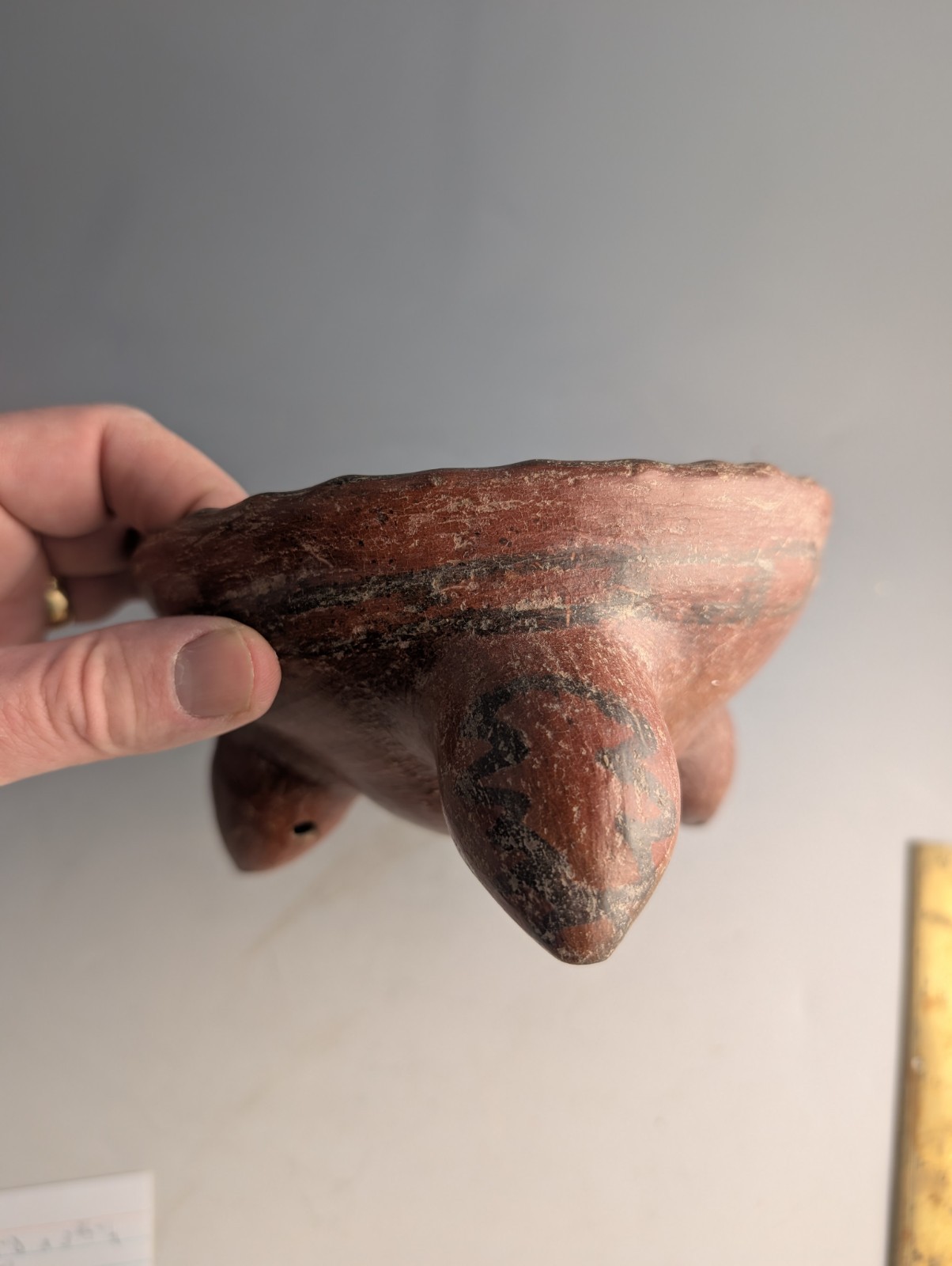 PRE COLUMBIAN POTTERY TRIPOD OFFERING BOWL FROM COPAN, HONDURAS