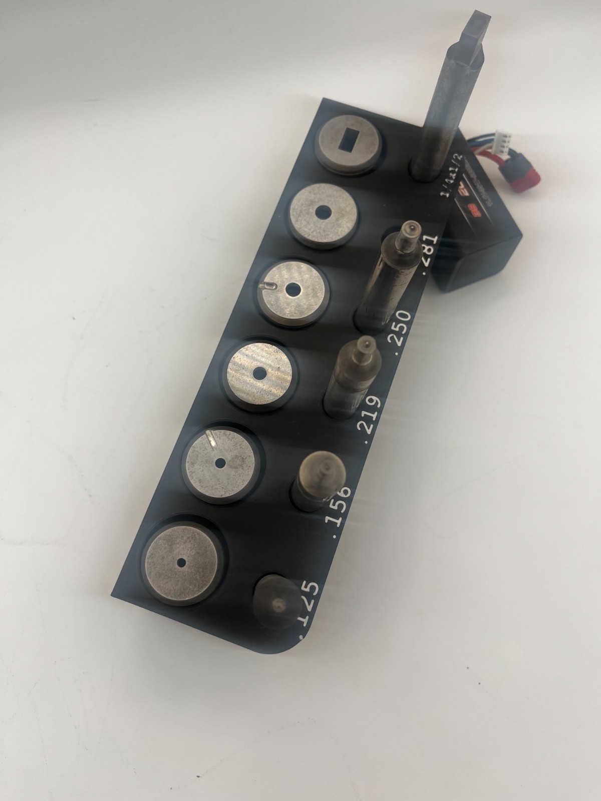 Roper Whitney Benchtop Punch with 6 Dies Punch and Die Set