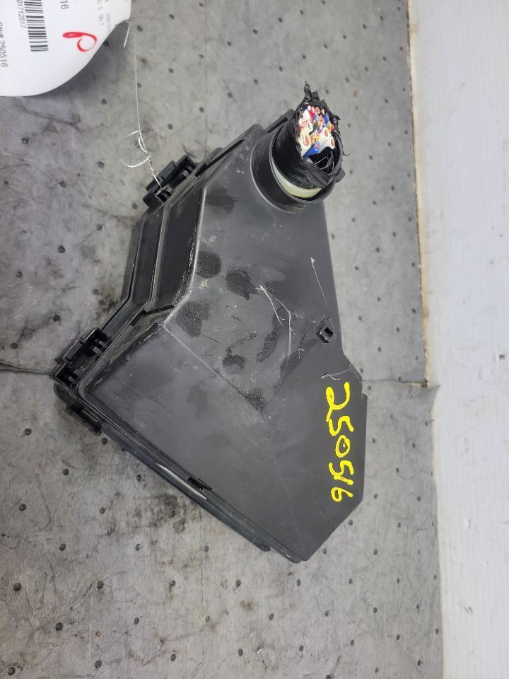 Fuse Box Engine Compartment Sedan Dx Fits 06-07 CIVIC 1712817