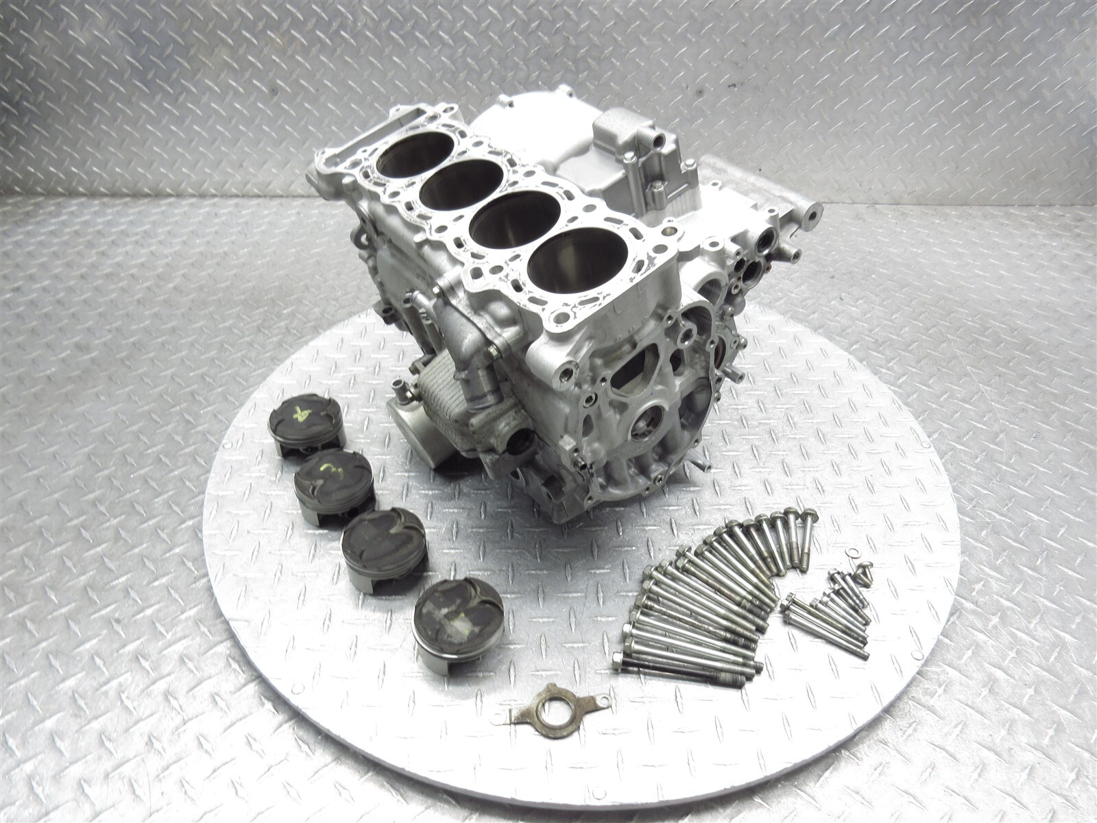 2015 11-20 Suzuki GSXR 750 GSXR750 Crankcase Case Engine Motor Block Piston Lot