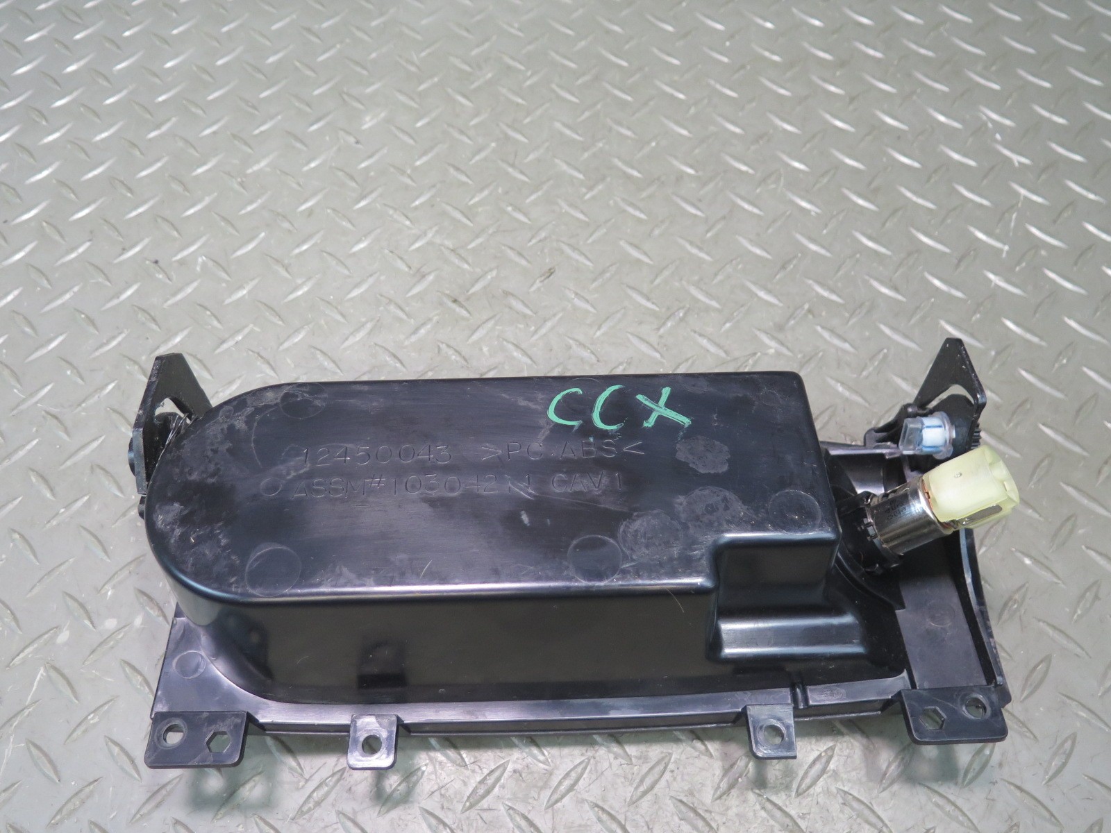 2004-2009 CADILLAC XLR CENTER CONSOLE CUP HOLDER 12450043