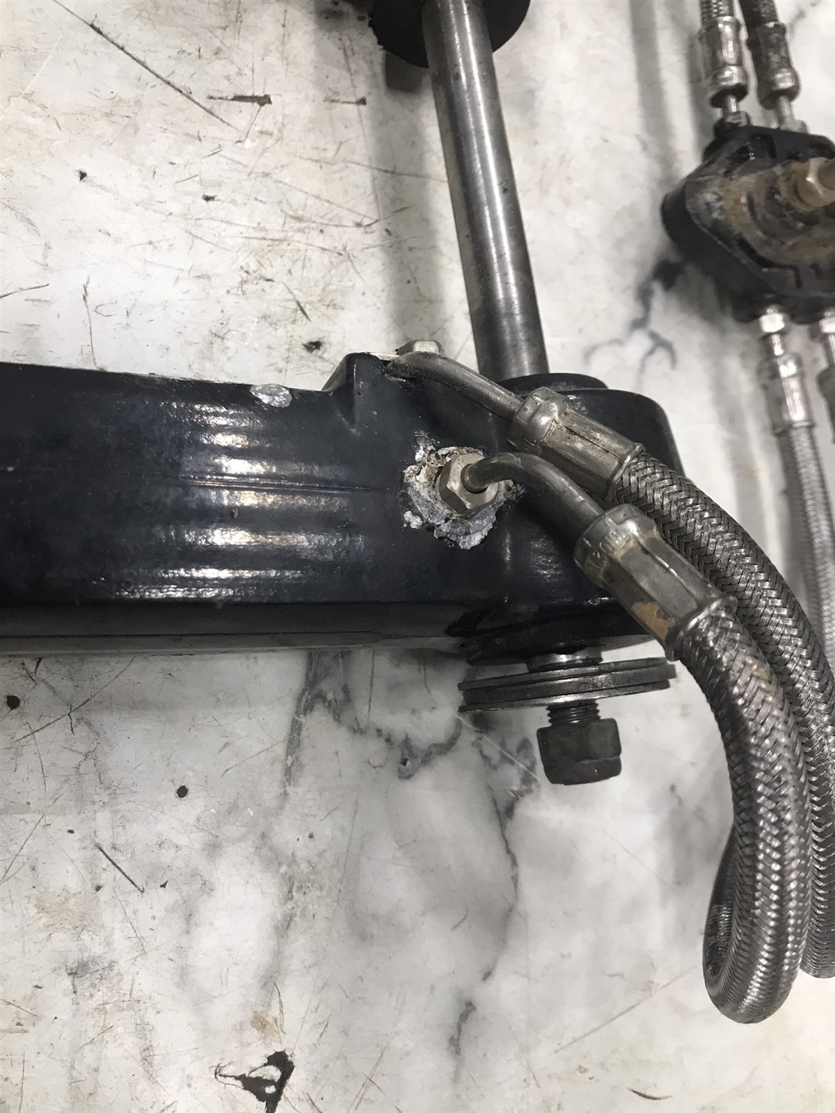 Mercury MerCruiser Alpha Bravo trim tilt lift hydraulic cylinders power trim XD