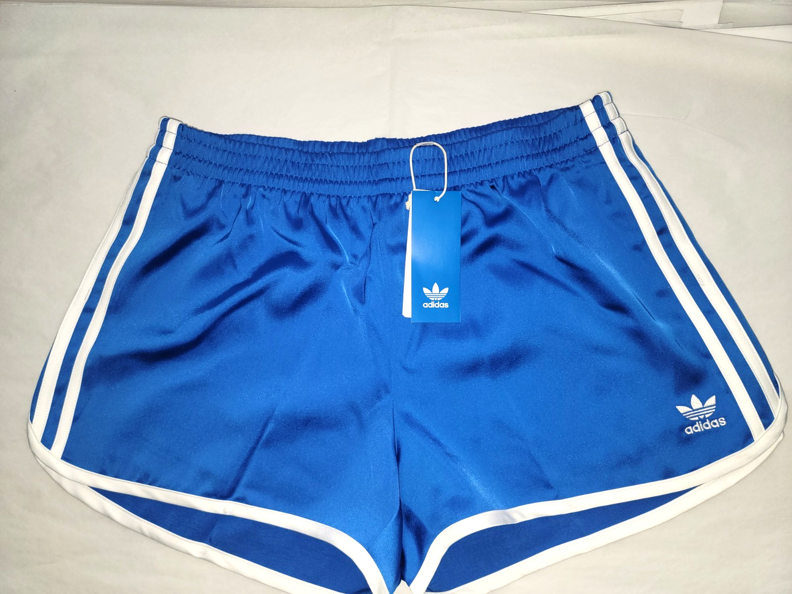 NEW ADIDAS ORIGINALS WOMENS TREFOIL SPRINTER SHORTS ~SIZE MEDIUM #KC3875