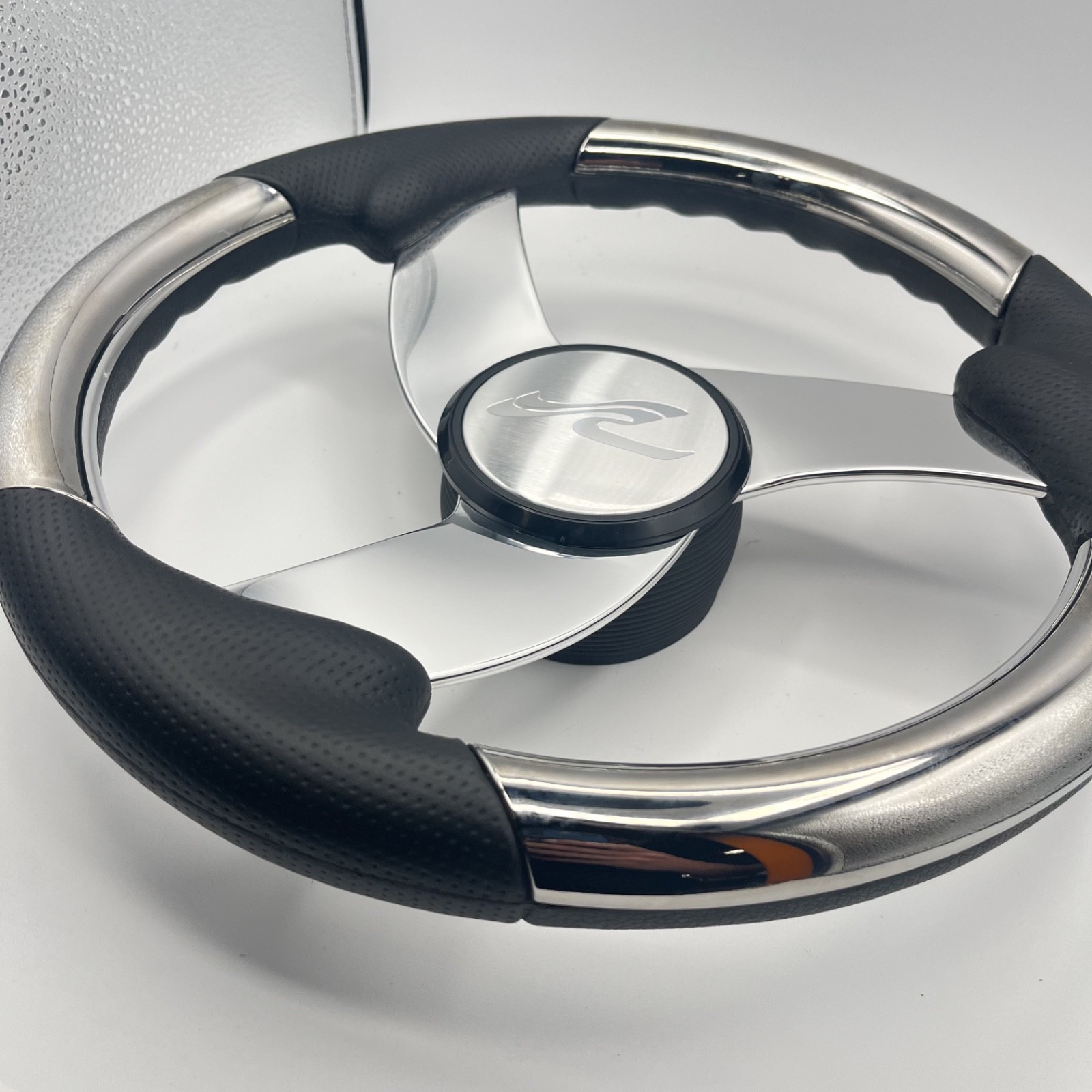 Model M533 Boat Steering Wheel Polished Alum Spoke KEYED HUB Urethane | Sea Ray