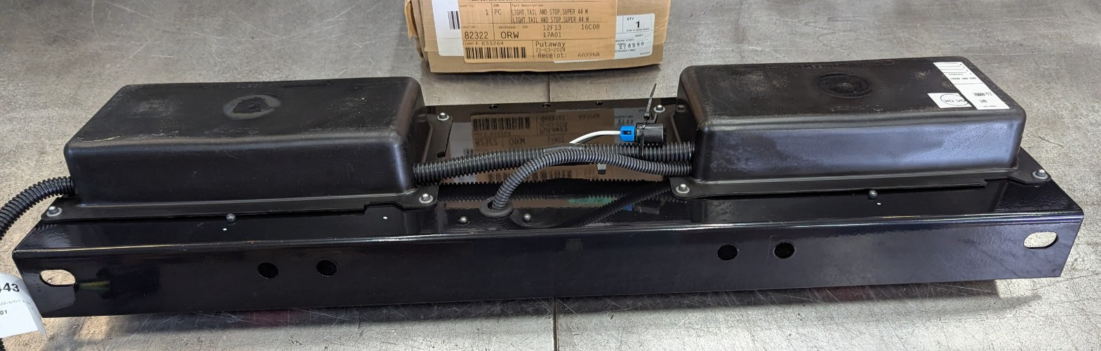 4095871C92 International Tail Light Bar Panel LED Super 44 Lamp TRUCK-LITE 40951