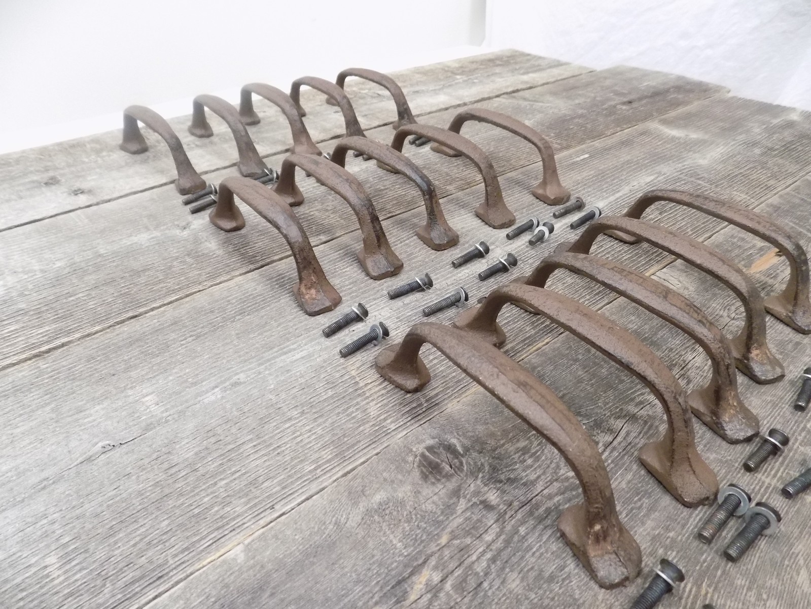 20 CAST IRON HANDLES RUSTIC DRAWER PULLS 5 1/4" LONG W/ SCREWS WESTERN GRASP