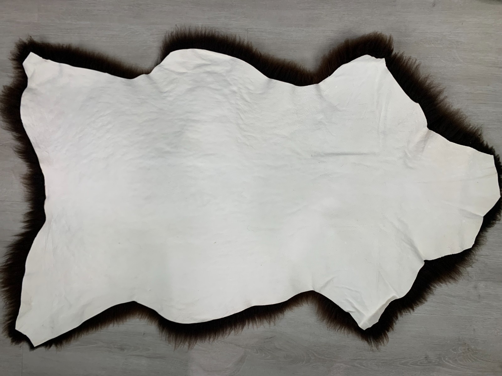 Beautiful Natural Brown Sheepskin Pelt Genuine Soft Pet Bed Throw Rug Deco