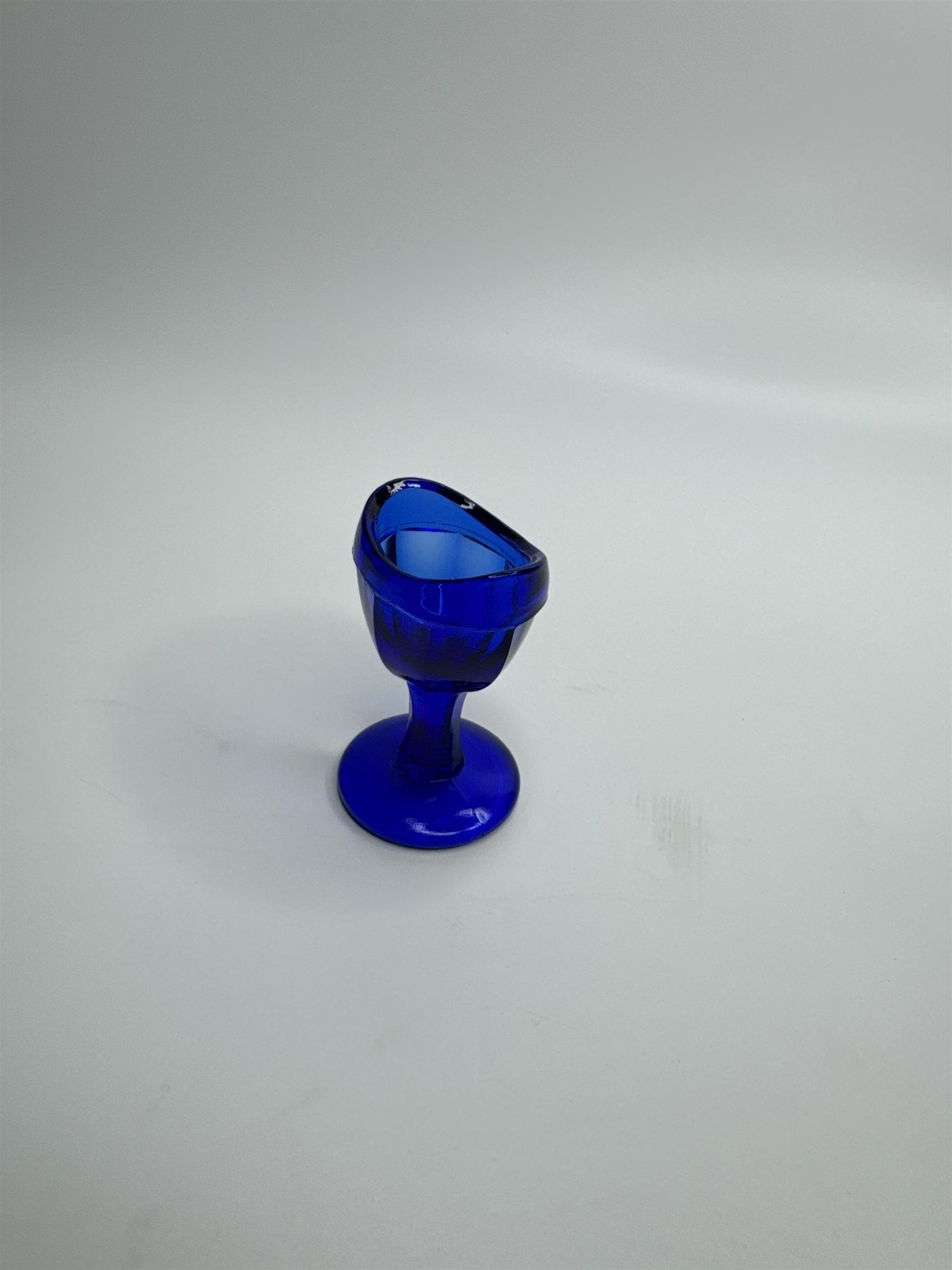 Vtg "M" Mark Inside DIamond Cobalt Blue Glass Eye Bath Wash Rinse Medicine Cup