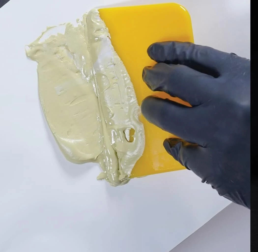 4" Reusable Yellow Plastic Spreaders (50-Pack) for Auto Body Filler