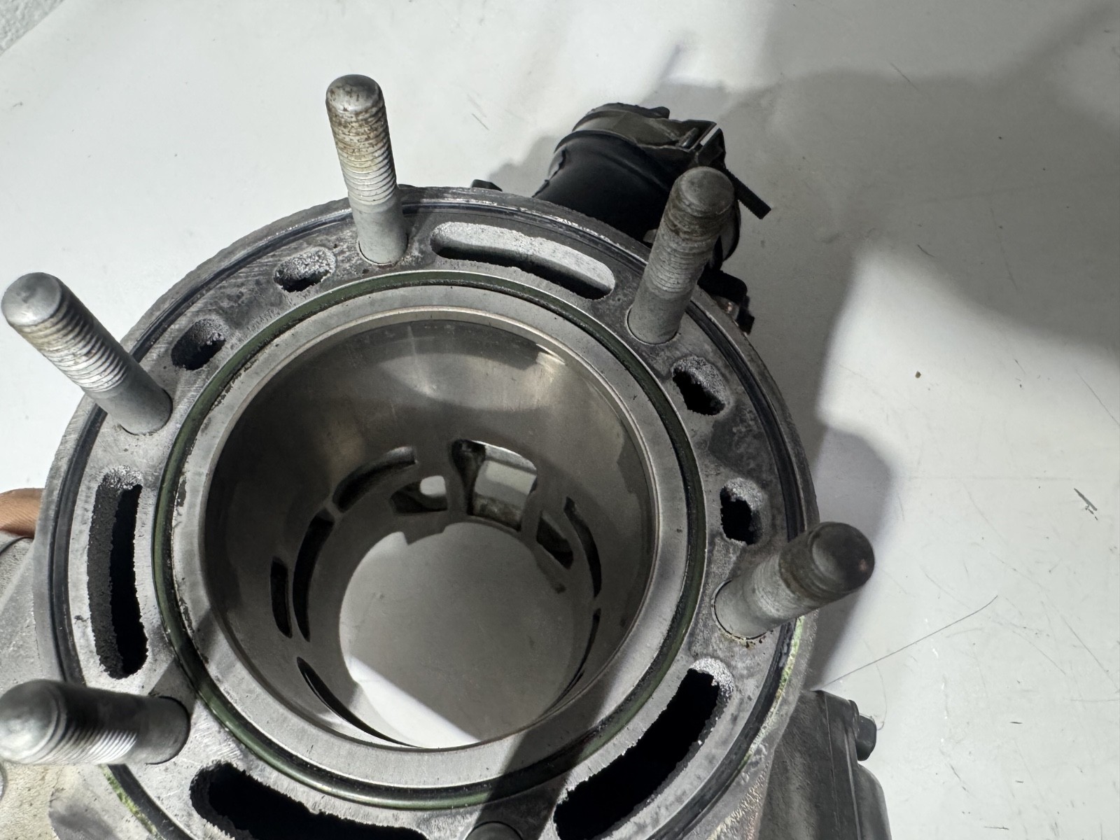 1996-2000 (00) SUZUKI RM250 OEM ENGINE CYLINDER JUG TOP END head powervalve