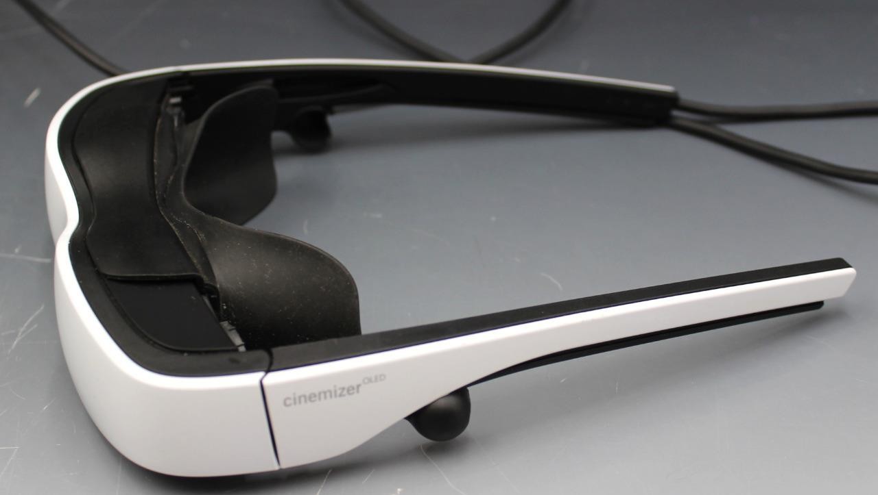 Zeiss Cinemizer OLED Portable Video Glasses Working