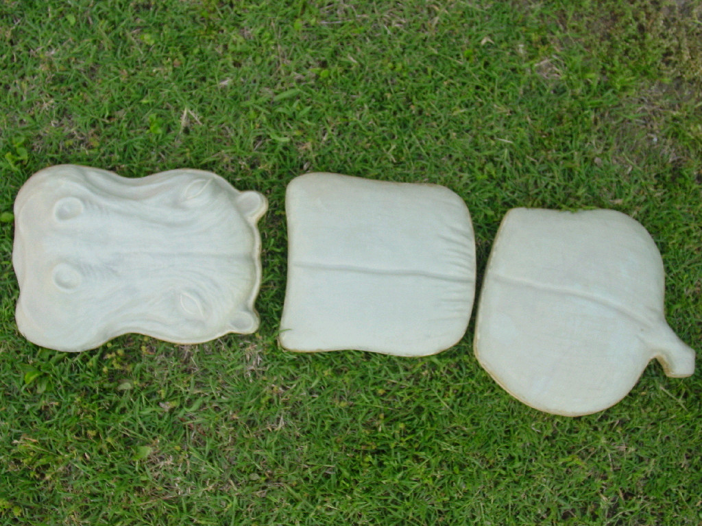 HIPPO STEPPING STONE PLASTER CONCRETE MOLD 7015 Moldcreations