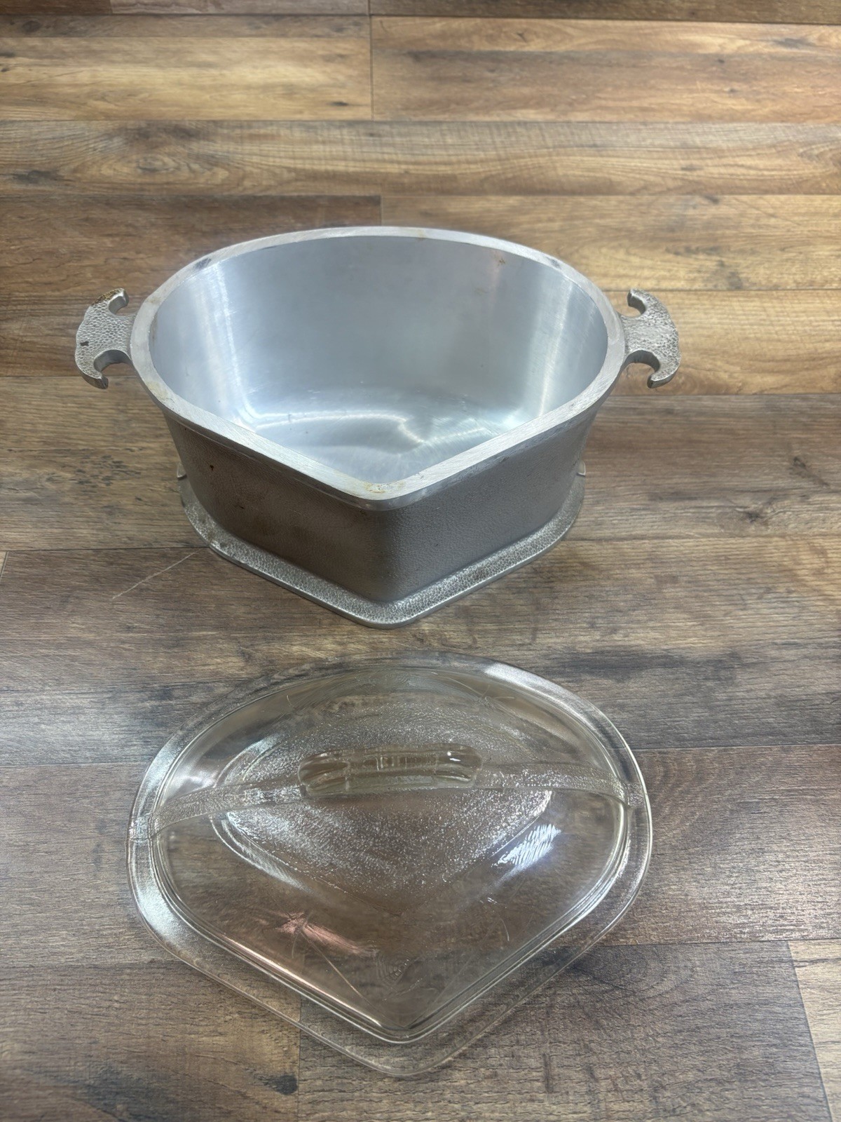 Vintage Hammered Aluminum Guardian Service Cookware Triangular Pot/Glass Lid