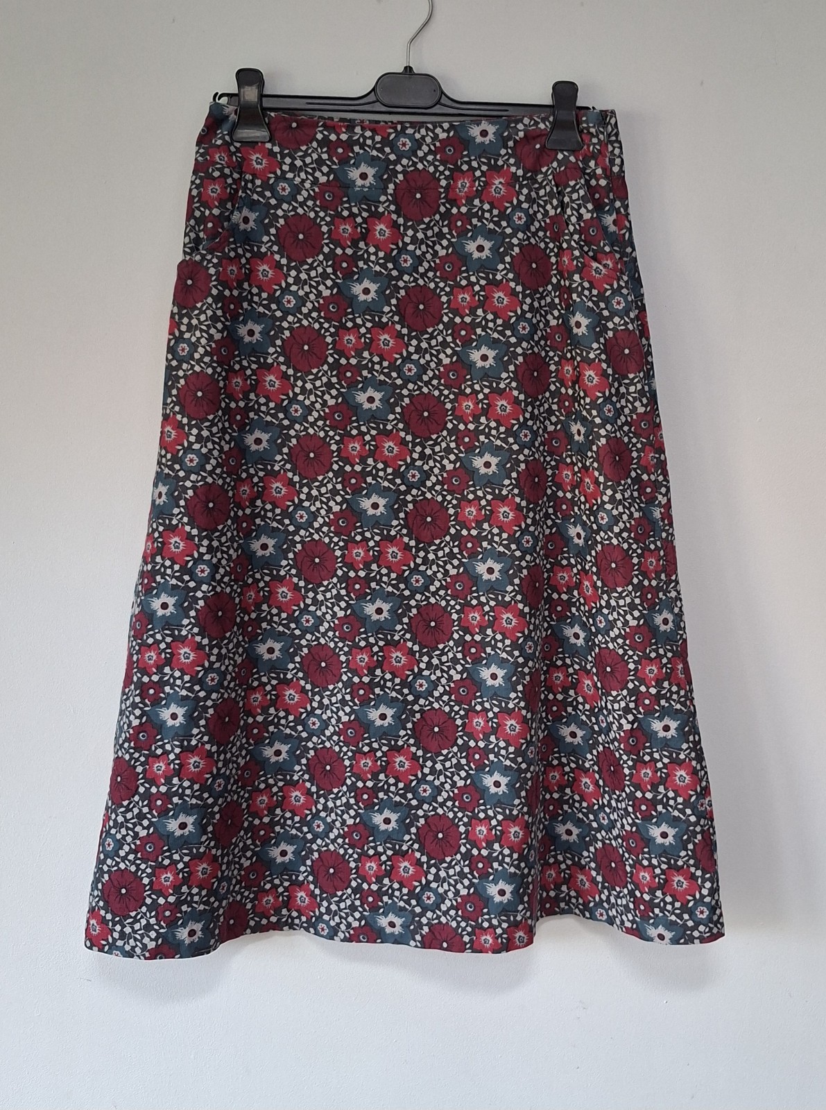 Seasalt Cornwall White Sands ladies Needlecord Skirt Size 10 Vgc Pink/teal/Grey