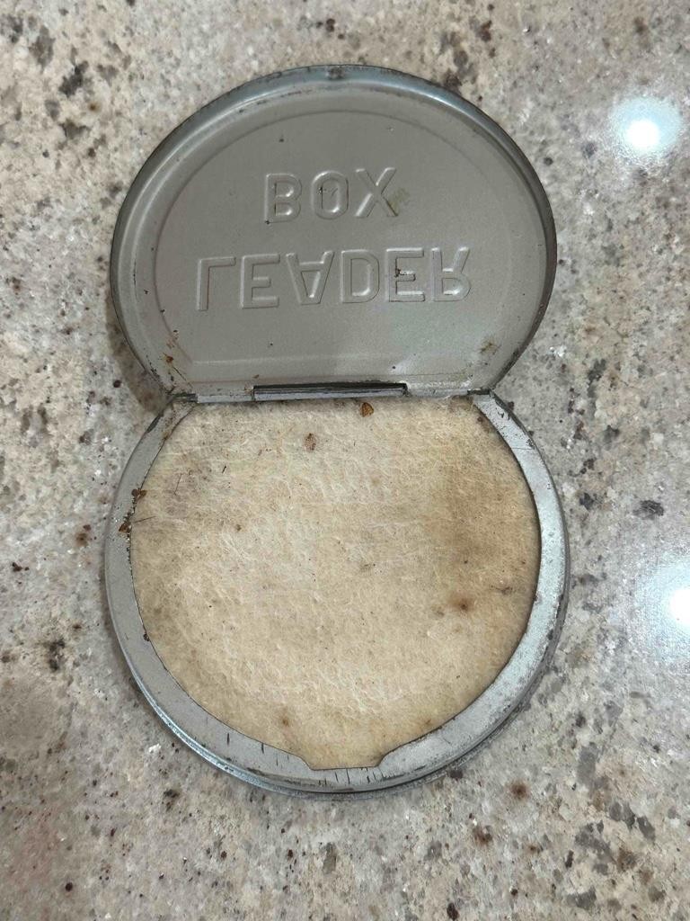 Vintage Aluminum 4" LEADER BOX Embossed Lid For Fly Fishing Leader Line