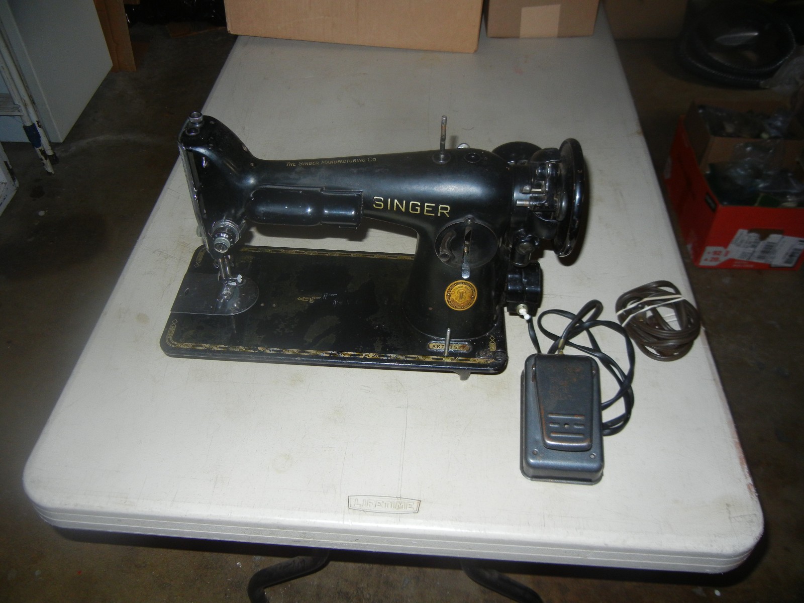 Singer Model 201 Sewing Machine