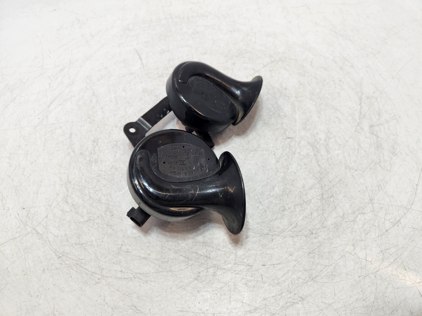 ✅ 21-23 OEM Tesla Model S Low Hight Dual Tone Horn Signal Assembly W/ Bracket