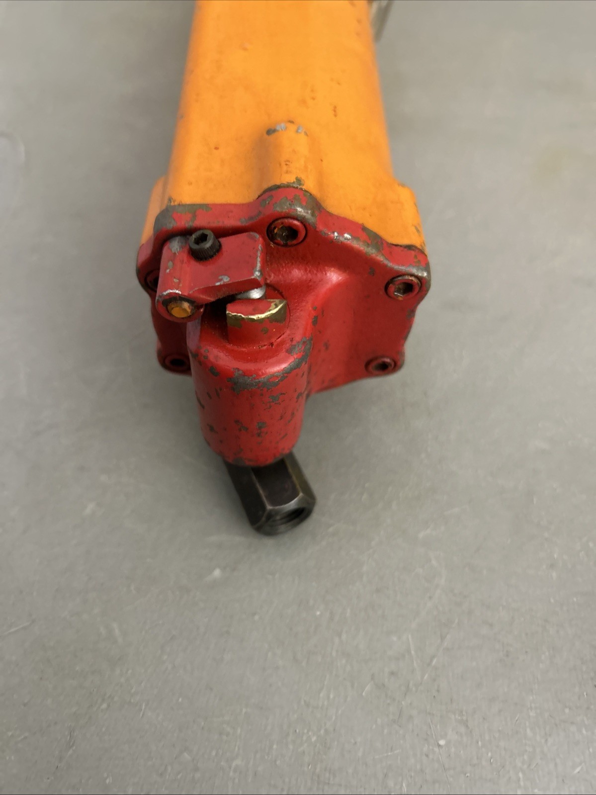 APT 720 Pneumatic Compression Rivet Squeezer air riveter aircraft