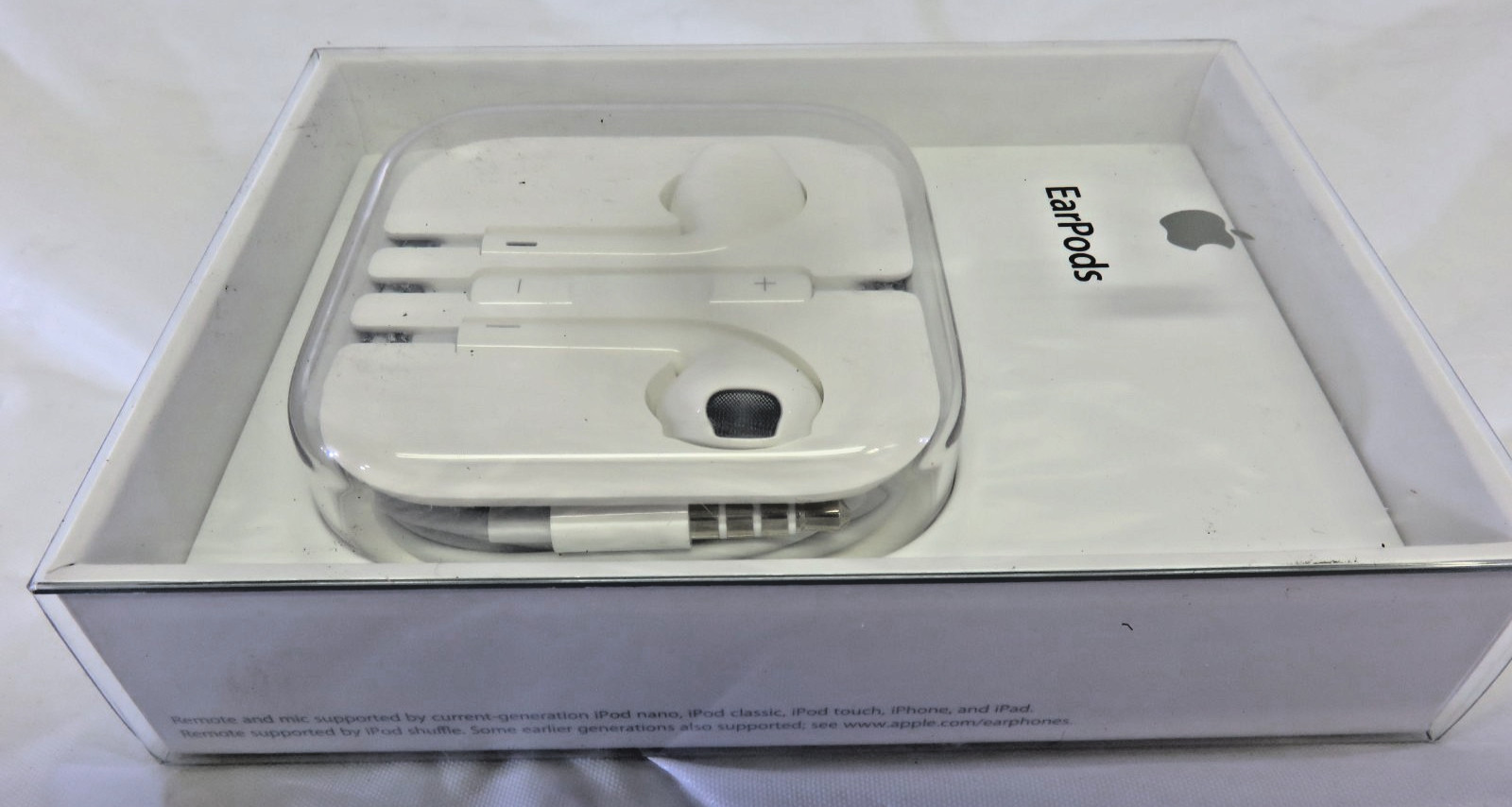 Original OEM Apple iPhone Wired 3.5mm Headset EarPods Headphones MD827LL/A, NEW