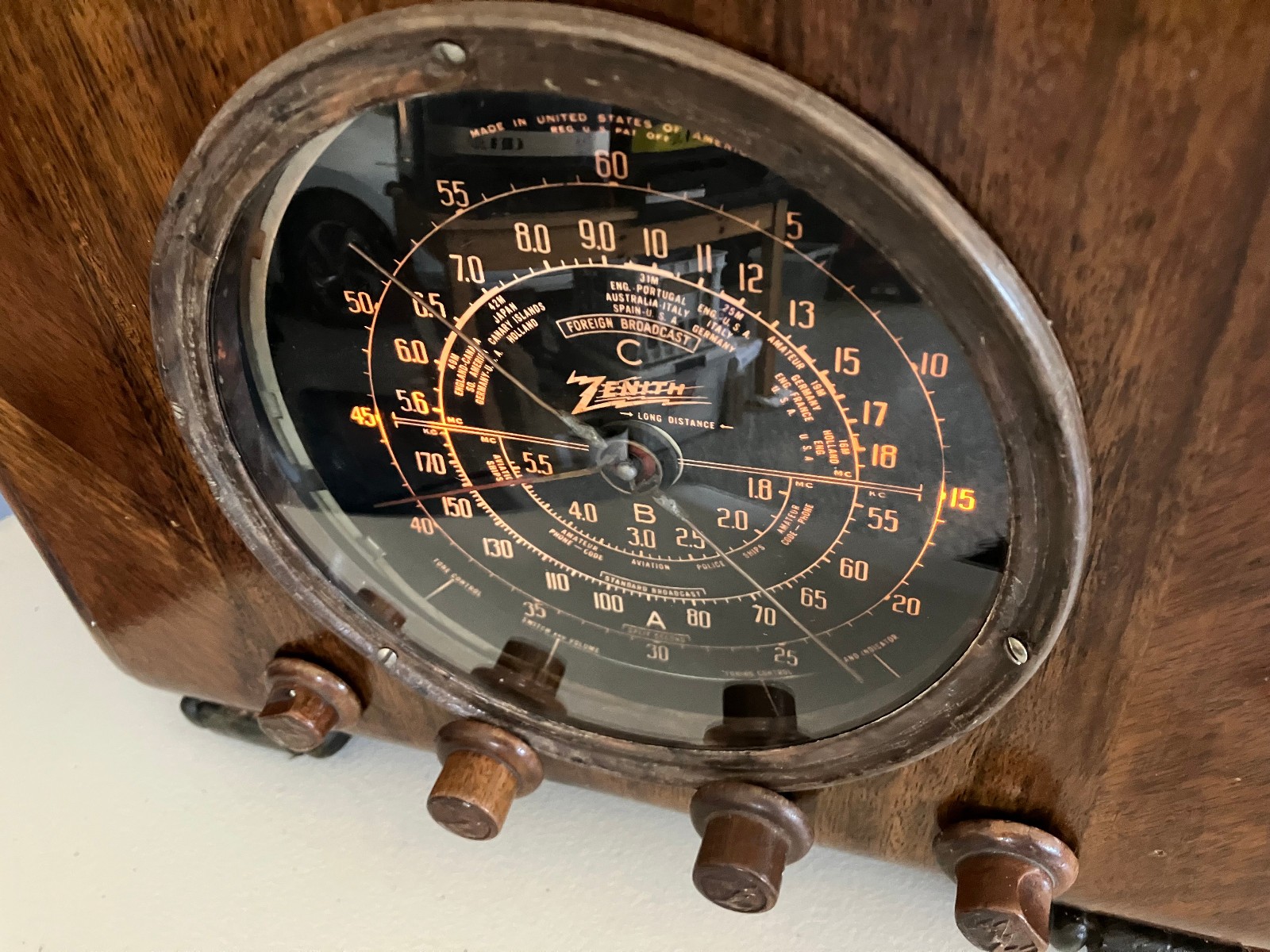 FABULOUS BLACK DIAL ZENITH CUBE MULTI BAND TUBE  RADIO - Great Condition & WORKS