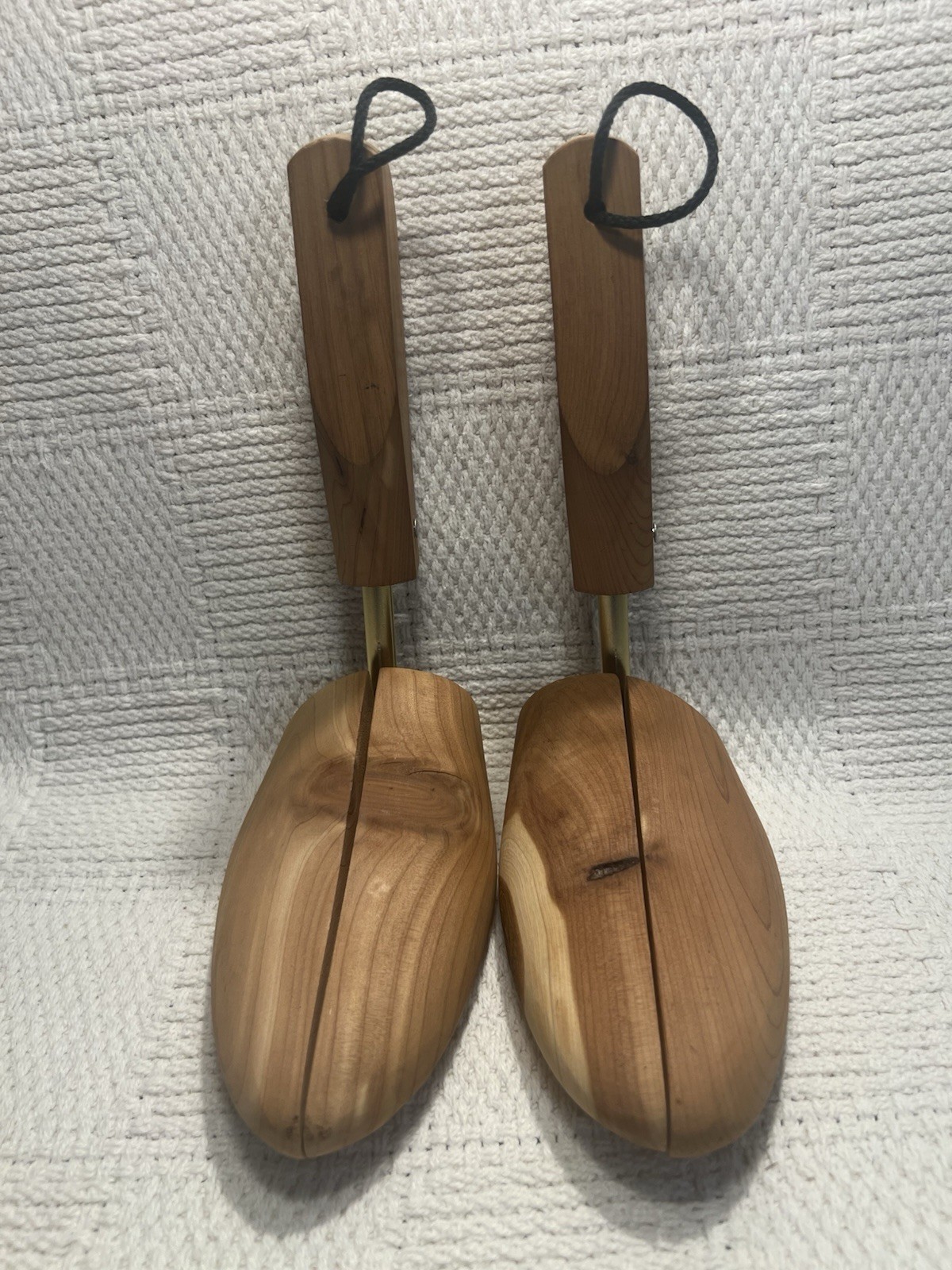 Adjustable Cedar Wood Shoe Stretchers - 12.5" Length x 3" Wide - Fits Men's 9-11