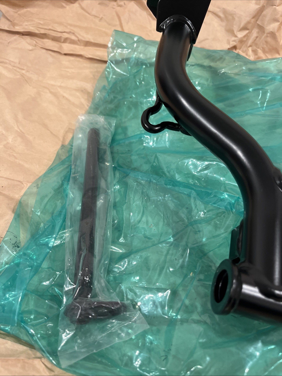 L. OEM TRIUMPH BONNEVILLE T100 T120 CENTER STAND A9778525