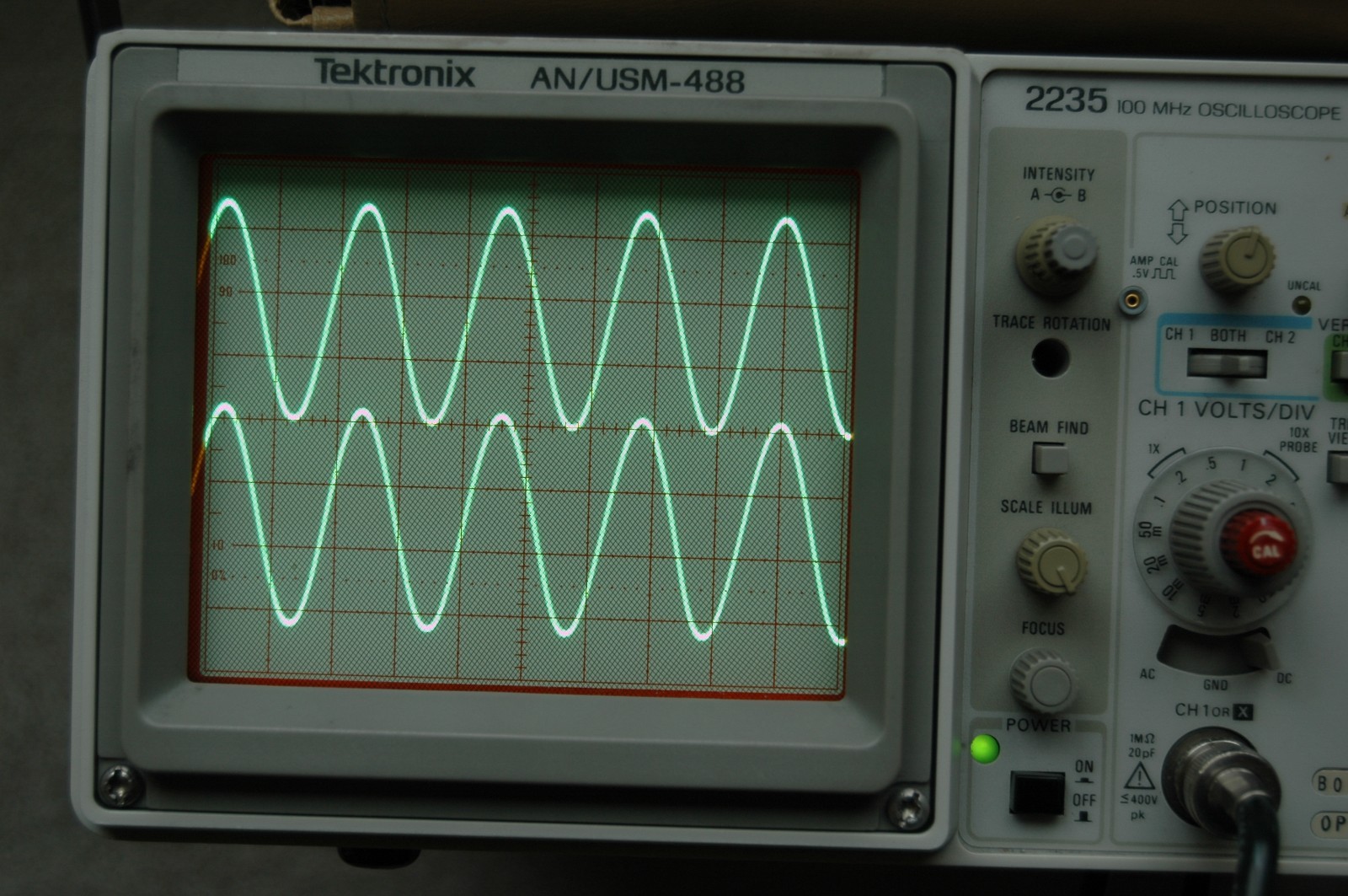 Tektronix 2235 AN/USM488 100MHz Two Channel Oscilloscope, Two Probes, Power Cord