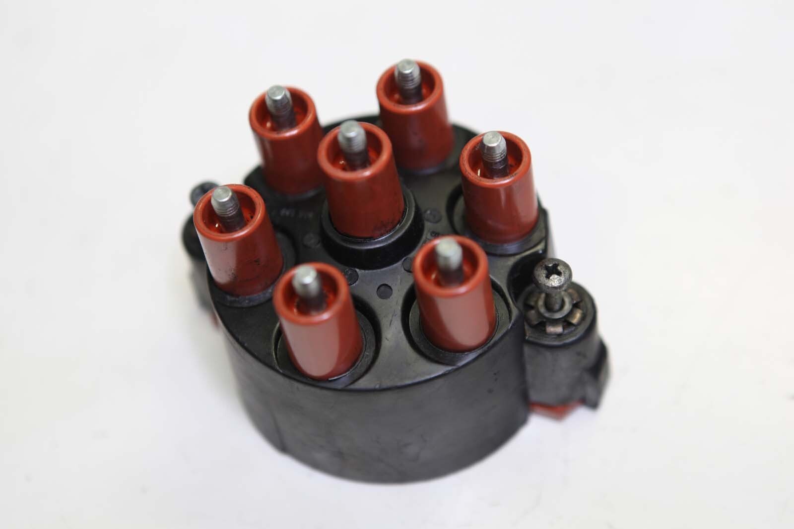 BOSCH Porsche 911 964 993 Distributor Cap OEM  930.602.919.01 - 1 235 522 412 I8